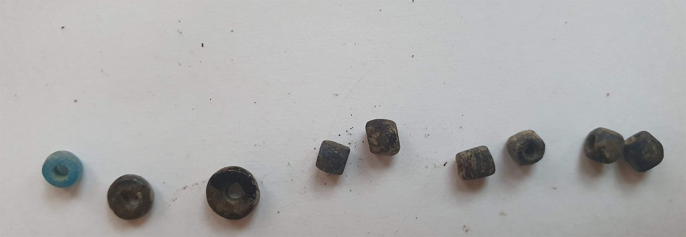 Nyaklánc - gyöngyök (Paksi Városi Múzeum - Paksi Képtár CC BY-NC-SA)