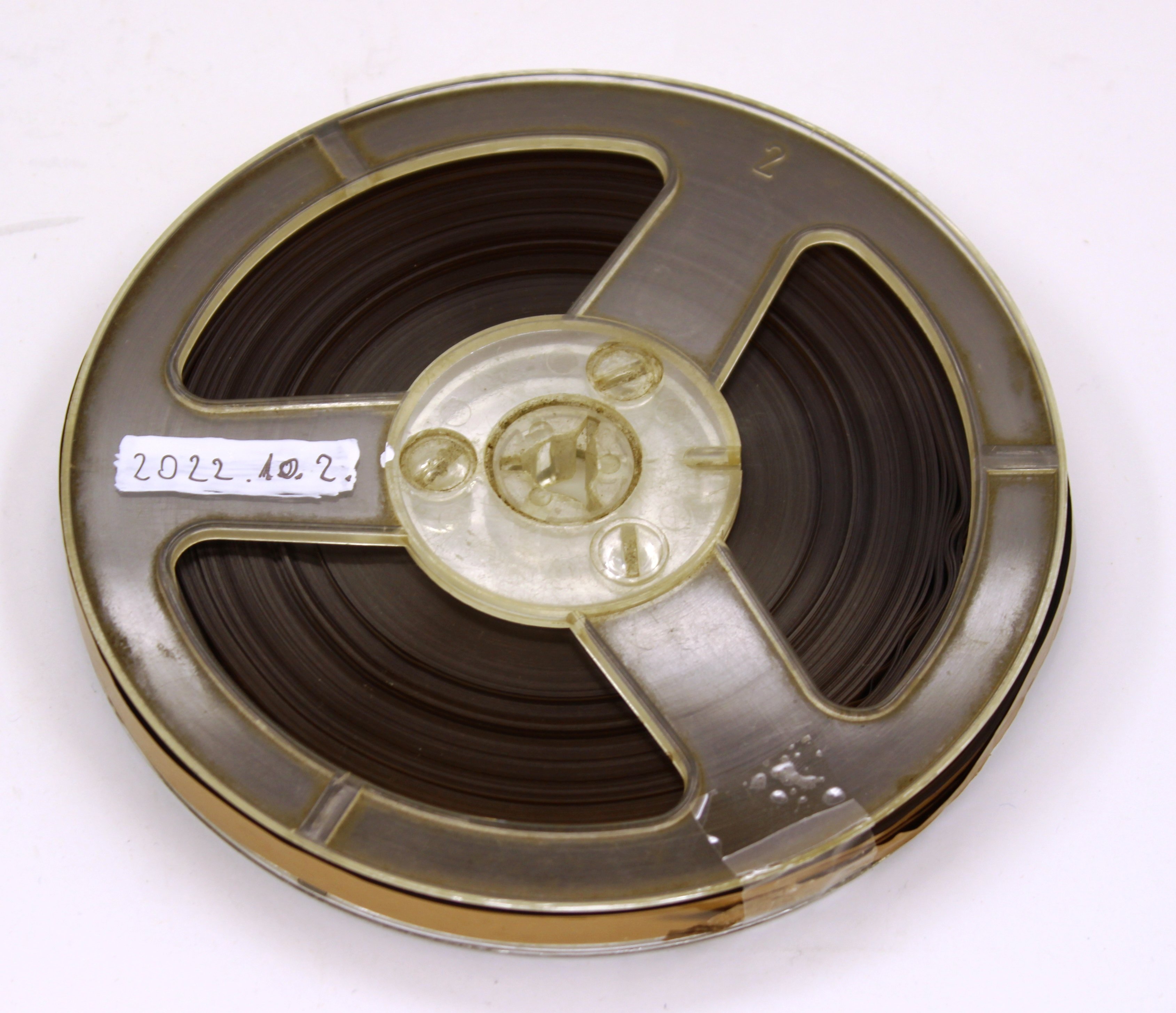 Magnetofon orsó, szalaggal (Paksi Városi Múzeum - Paksi Képtár CC BY-NC-SA)
