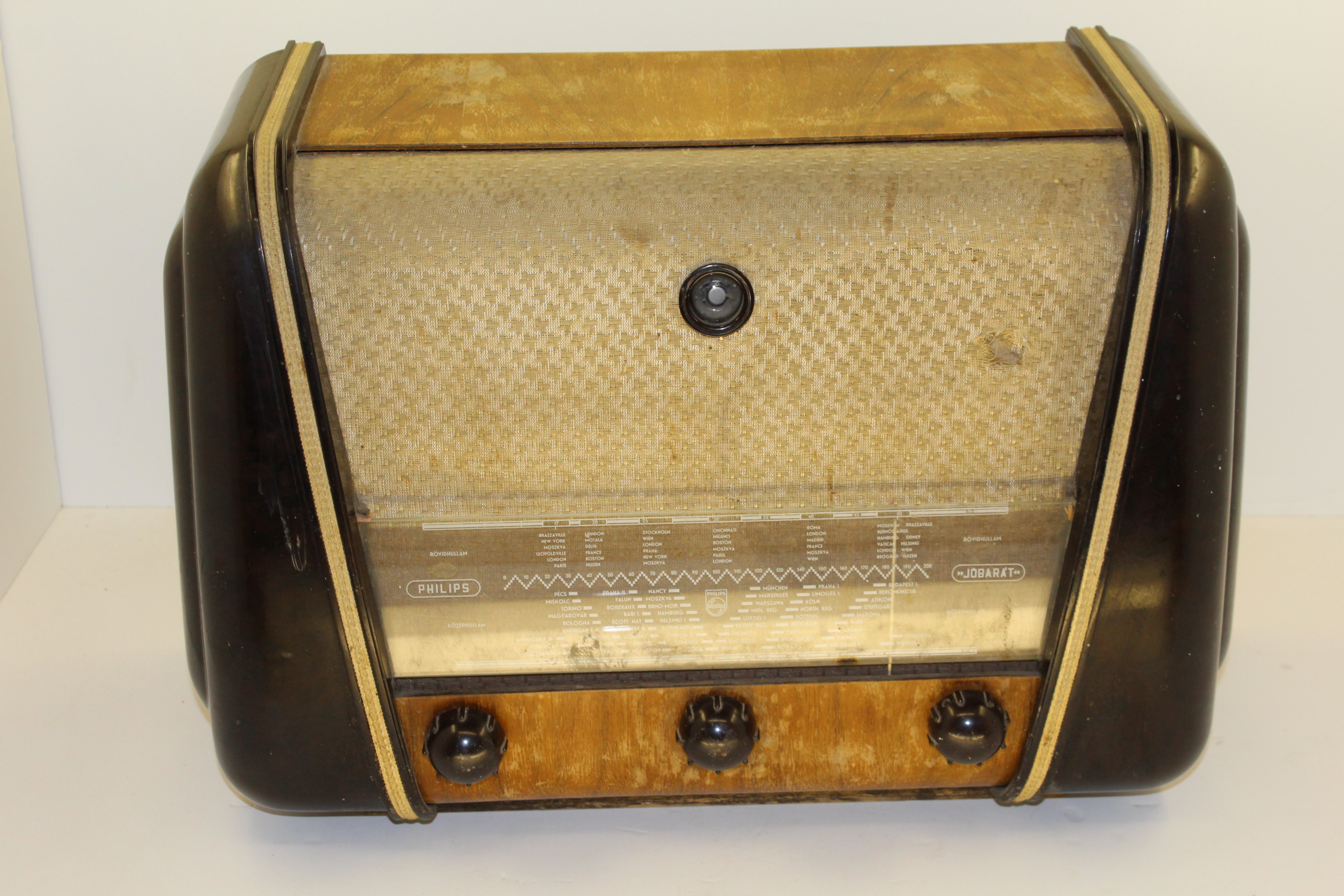 Philips Jóbarát 404A asztali rádió (Paksi Városi Múzeum - Paksi Képtár CC BY-NC-SA)