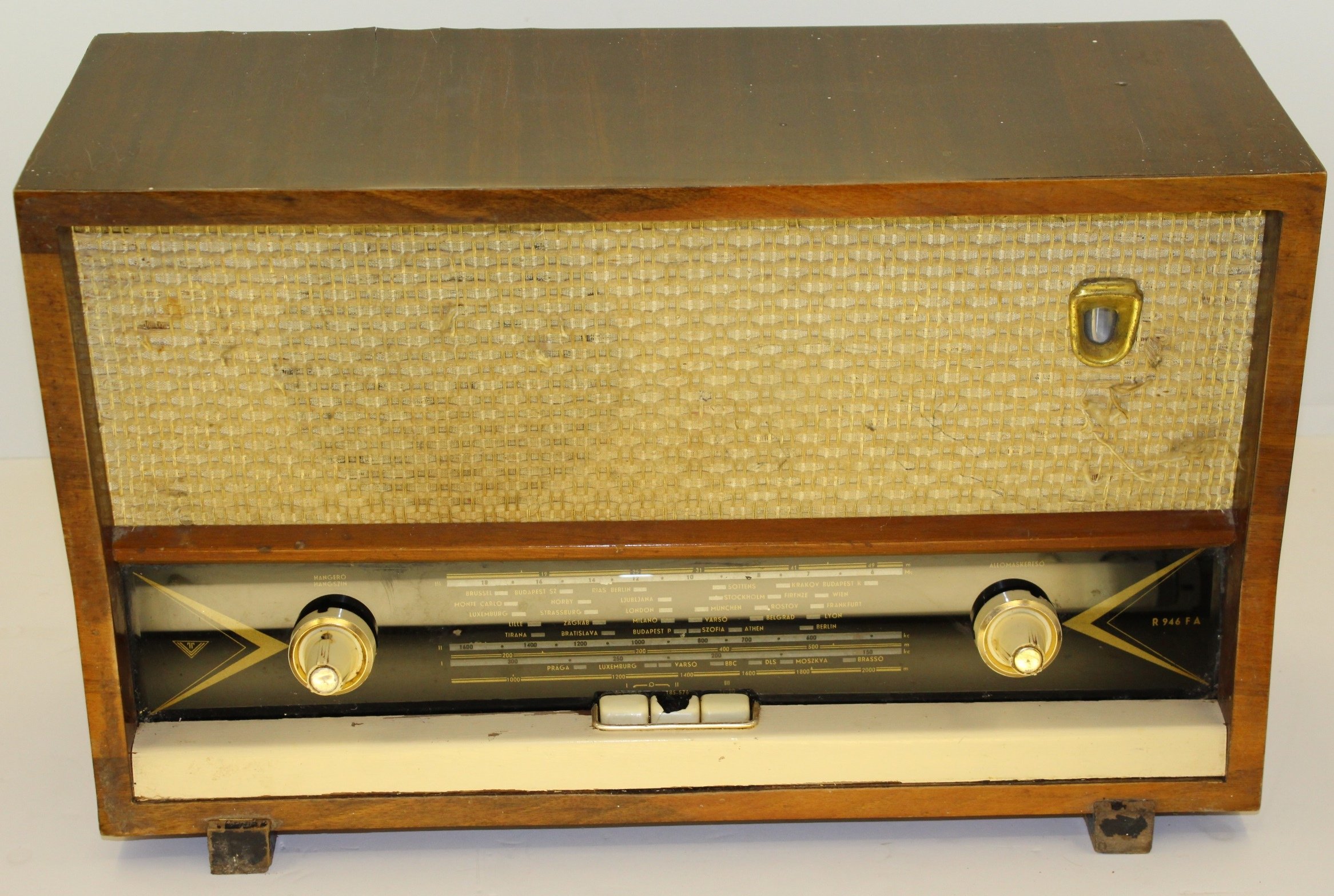 Videoton R 946 FA asztali rádió (Paksi Városi Múzeum - Paksi Képtár CC BY-NC-SA)