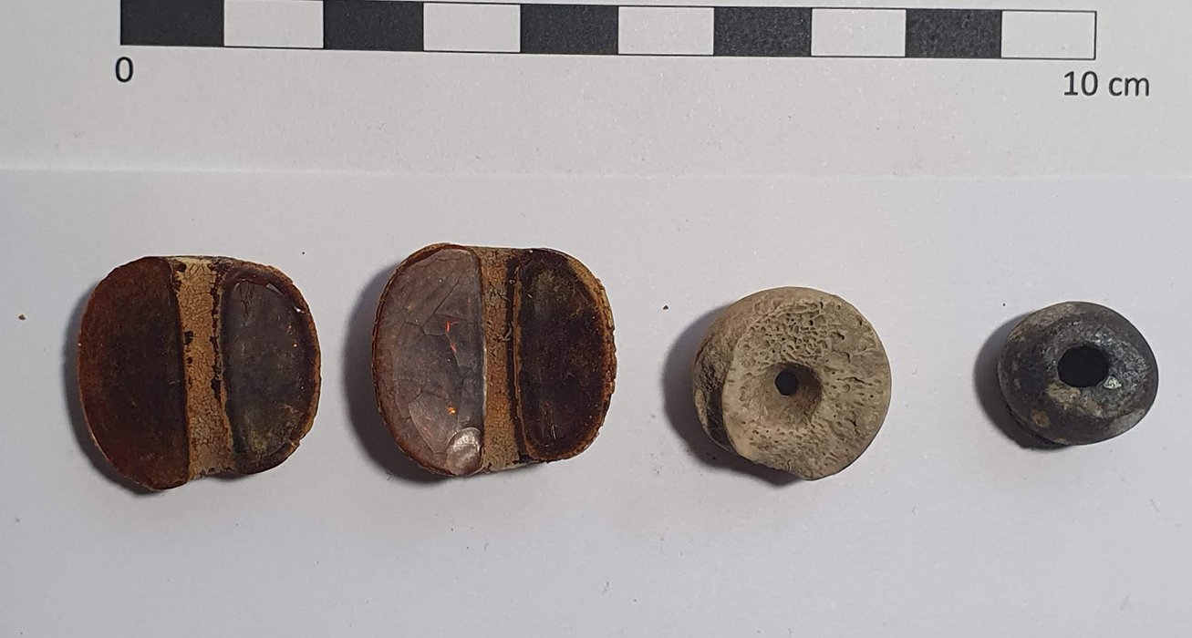 Nyaklánc - gyöngyök (Paksi Városi Múzeum - Paksi Képtár CC BY-NC-SA)