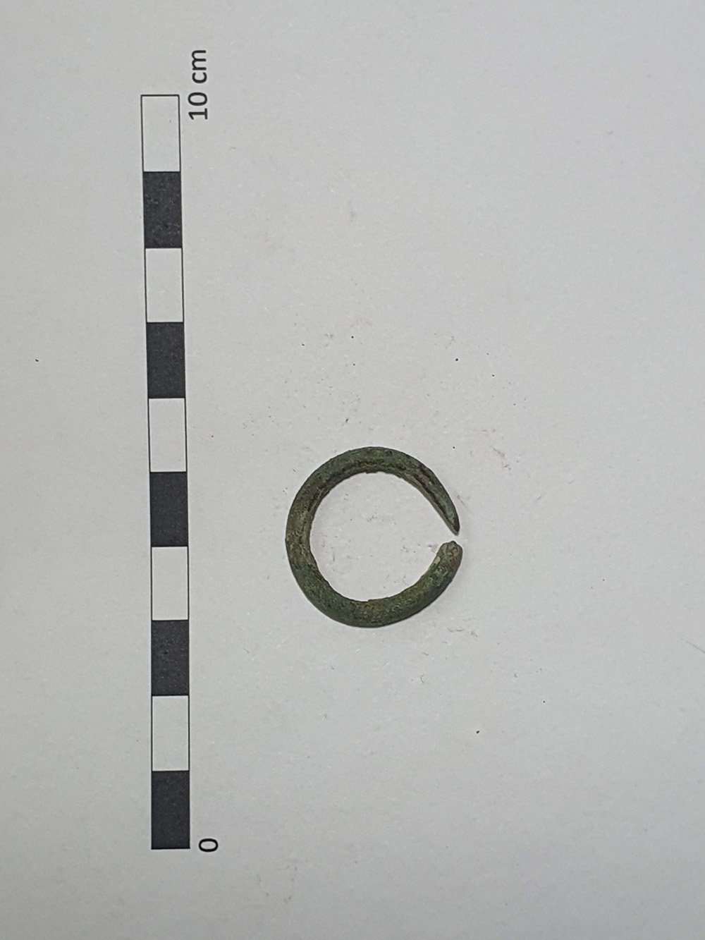 Gyűrű (Paksi Városi Múzeum - Paksi Képtár CC BY-NC-SA)