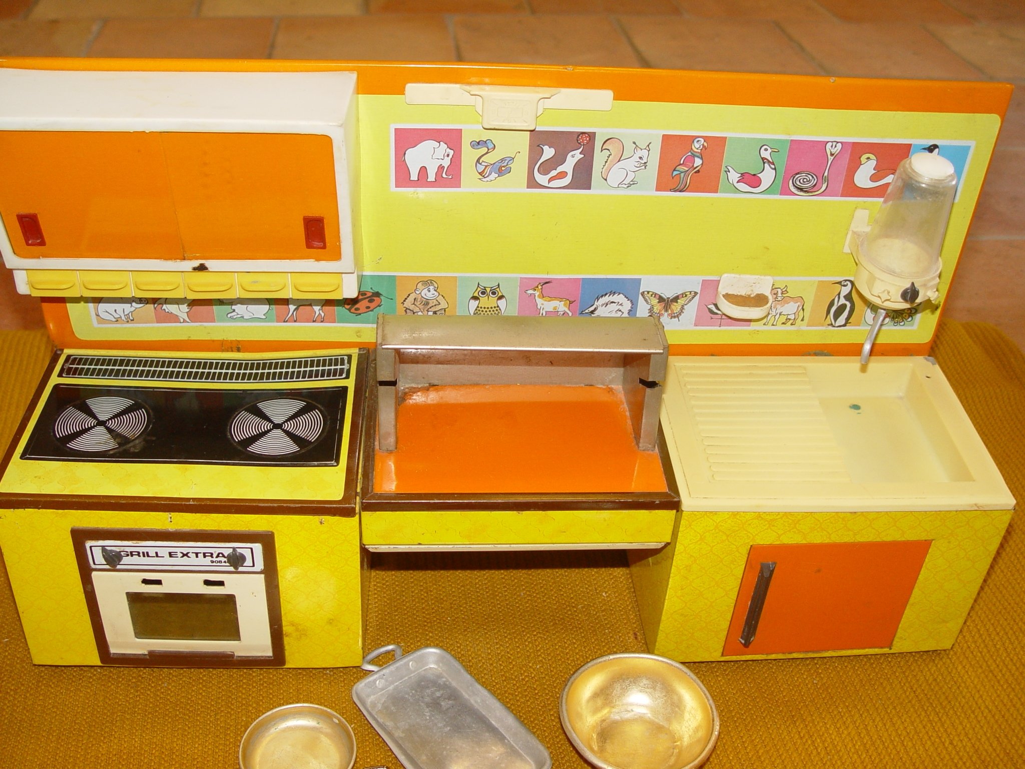 játékkonyha (Paksi Városi Múzeum - Paksi Képtár CC BY-NC-SA)