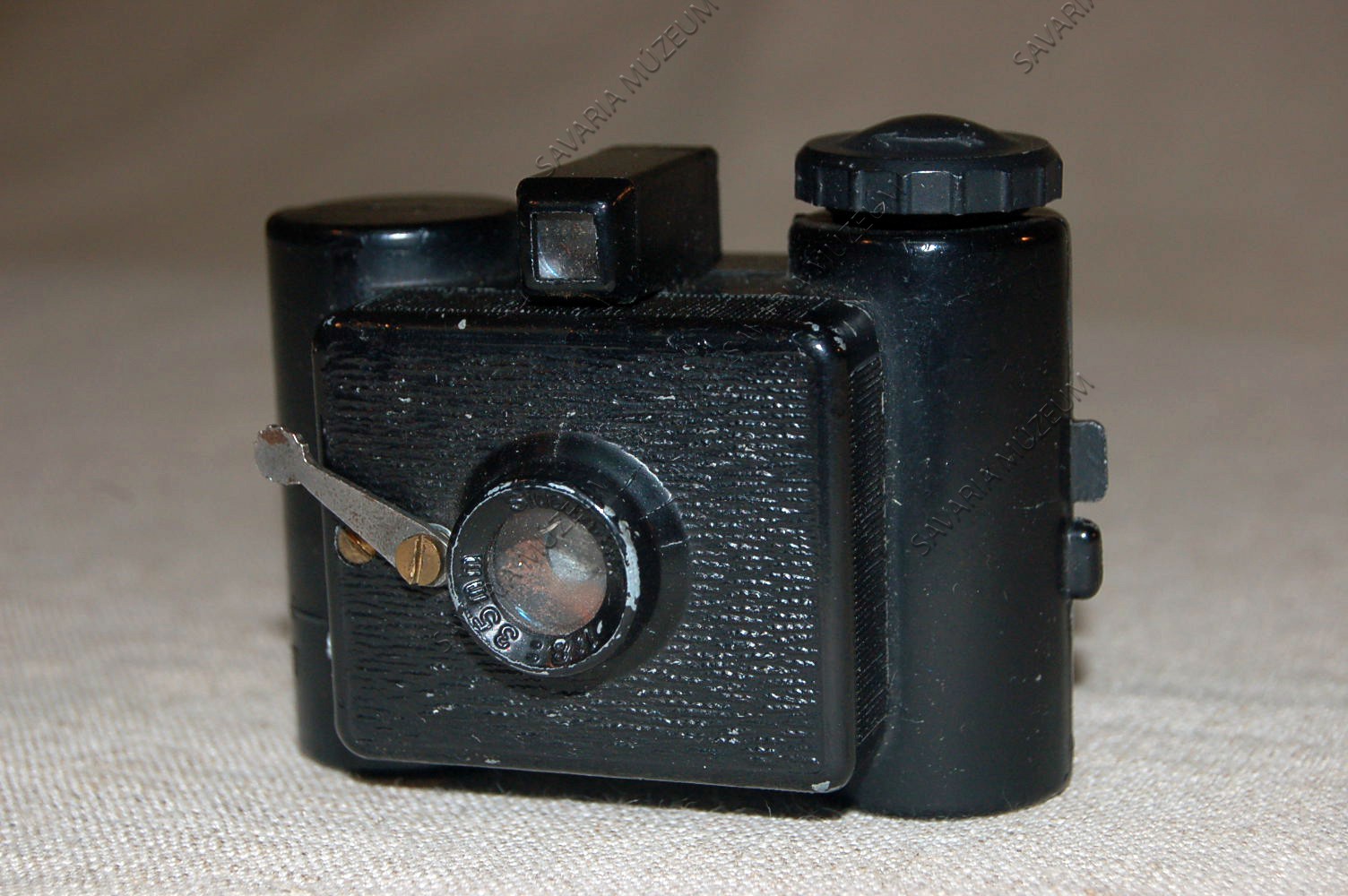 Fényképezőgép (Savaria Megyei Hatókörű Városi Múzeum, Szombathely CC BY-NC-SA)