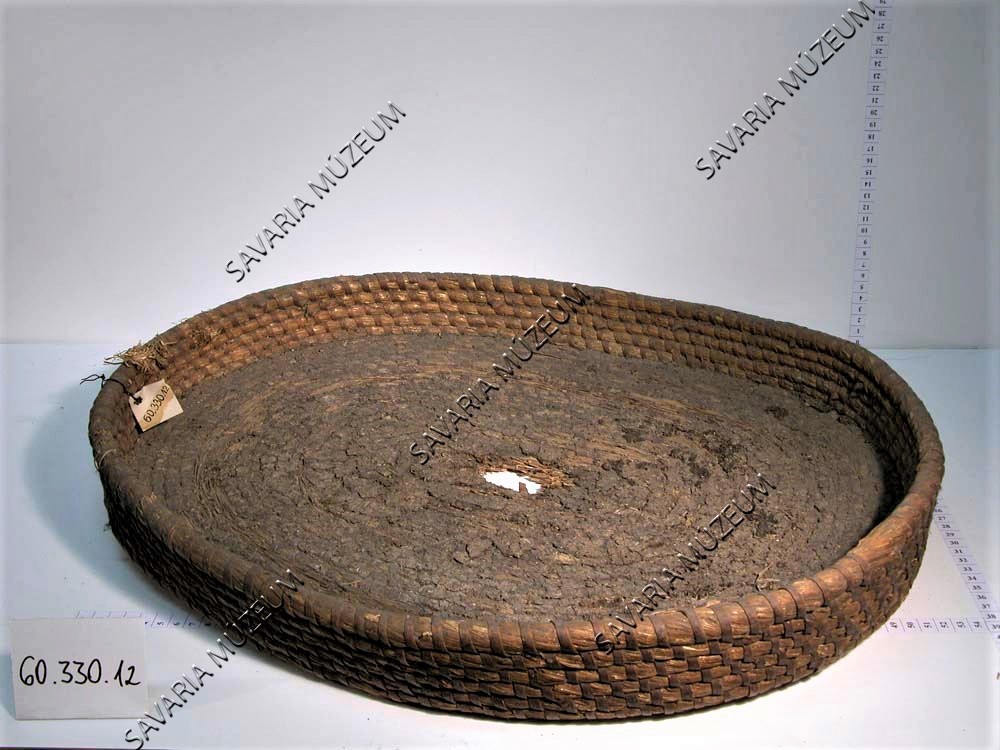 Tálca, fonott (Savaria Megyei Hatókörű Városi Múzeum, Szombathely CC BY-NC-SA)