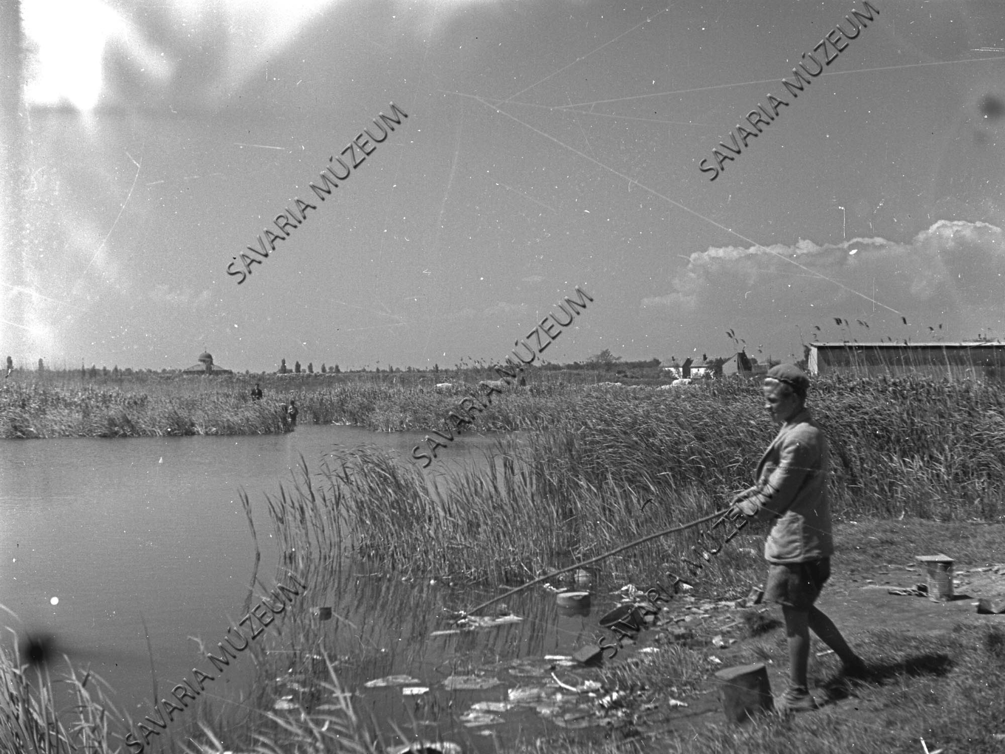 Horgászás a Pohl-tóban (Savaria Megyei Hatókörű Városi Múzeum, Szombathely CC BY-NC-SA)