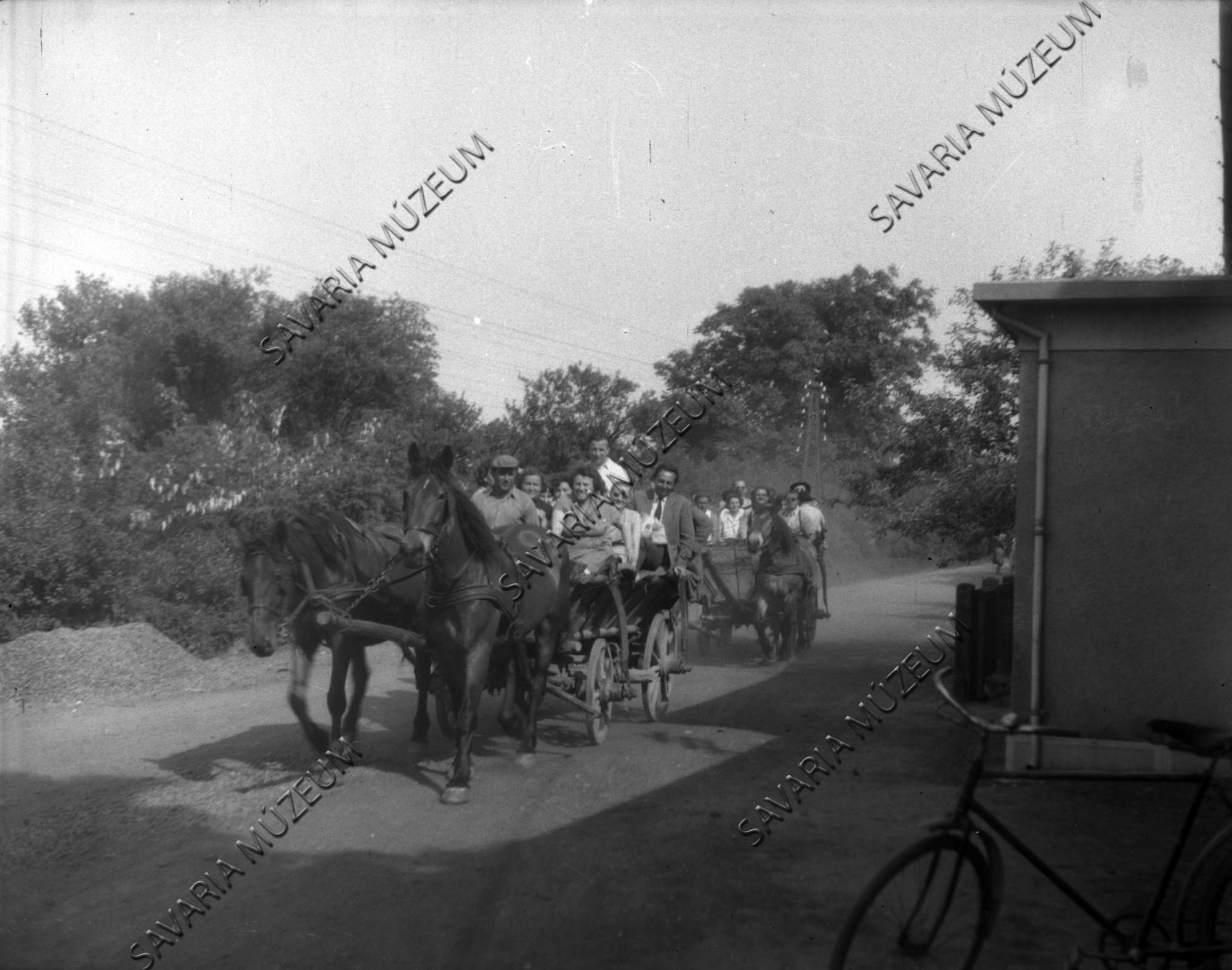 A kirándulók visszaérkezése az oszkói állomásra (Savaria Megyei Hatókörű Városi Múzeum, Szombathely CC BY-NC-SA)