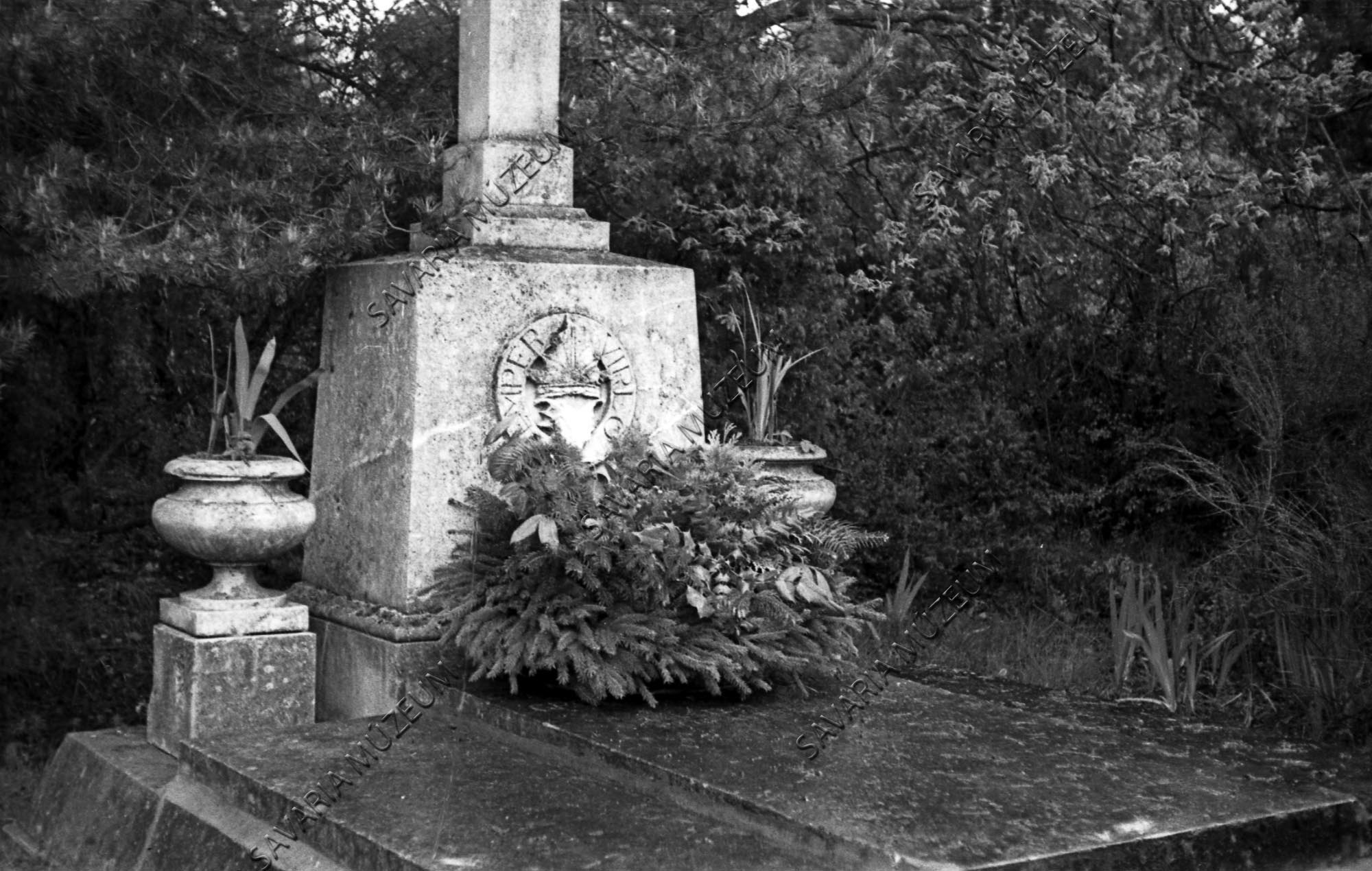 Koszorú Ambrózy-Migazzi István sírján (Savaria Megyei Hatókörű Városi Múzeum, Szombathely CC BY-NC-SA)