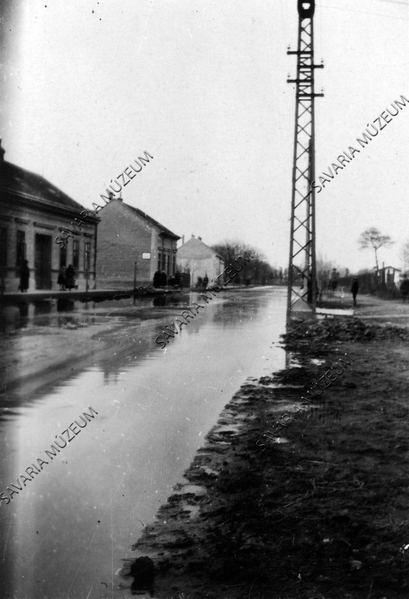 A Gyöngyös áradása, Paragvári utca külső vége (Savaria Megyei Hatókörű Városi Múzeum, Szombathely CC BY-NC-SA)