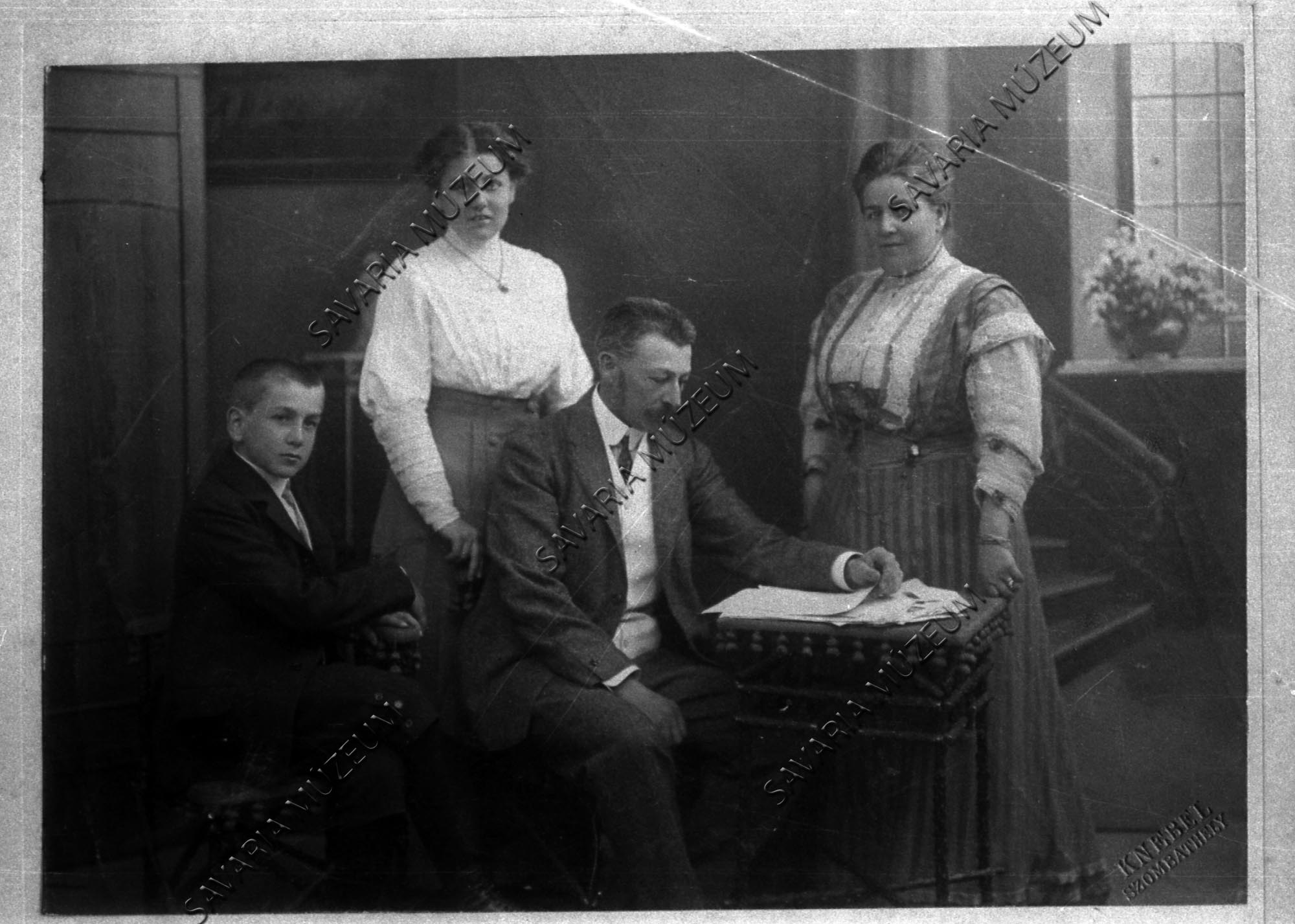 Chernel István és családja (Savaria Megyei Hatókörű Városi Múzeum, Szombathely CC BY-NC-SA)