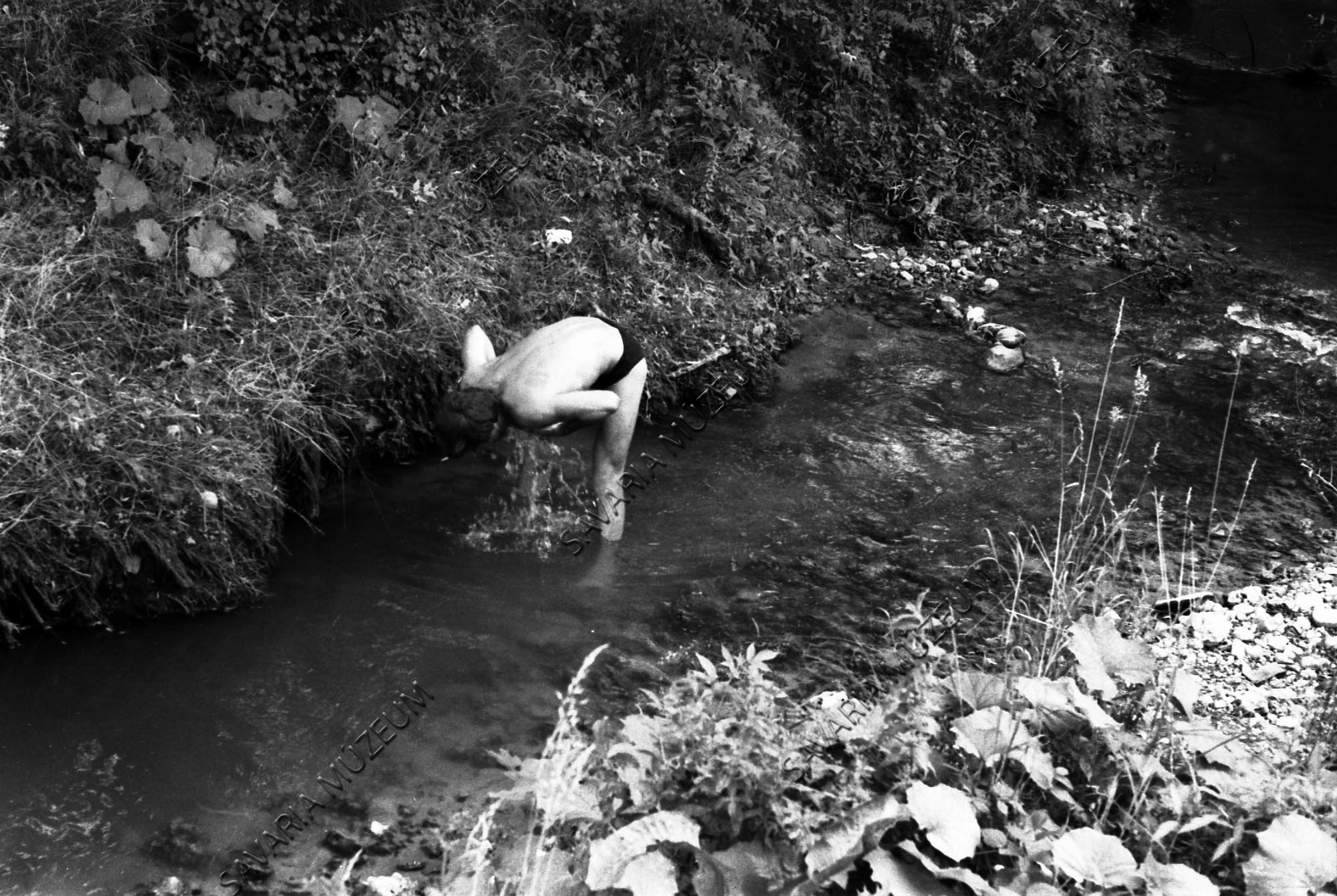 Mosdás a patakban (Savaria Megyei Hatókörű Városi Múzeum, Szombathely CC BY-NC-SA)
