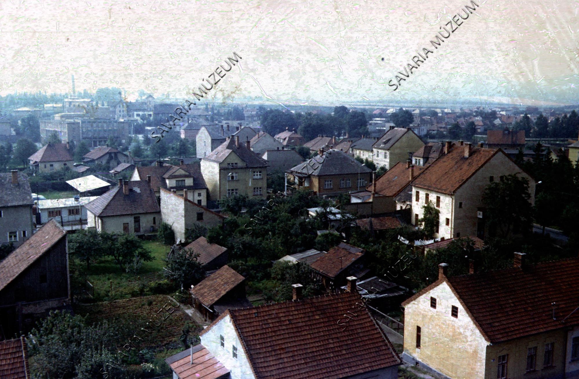 Város látképe a Hotel Gerlach-ból (Savaria Megyei Hatókörű Városi Múzeum, Szombathely CC BY-NC-SA)