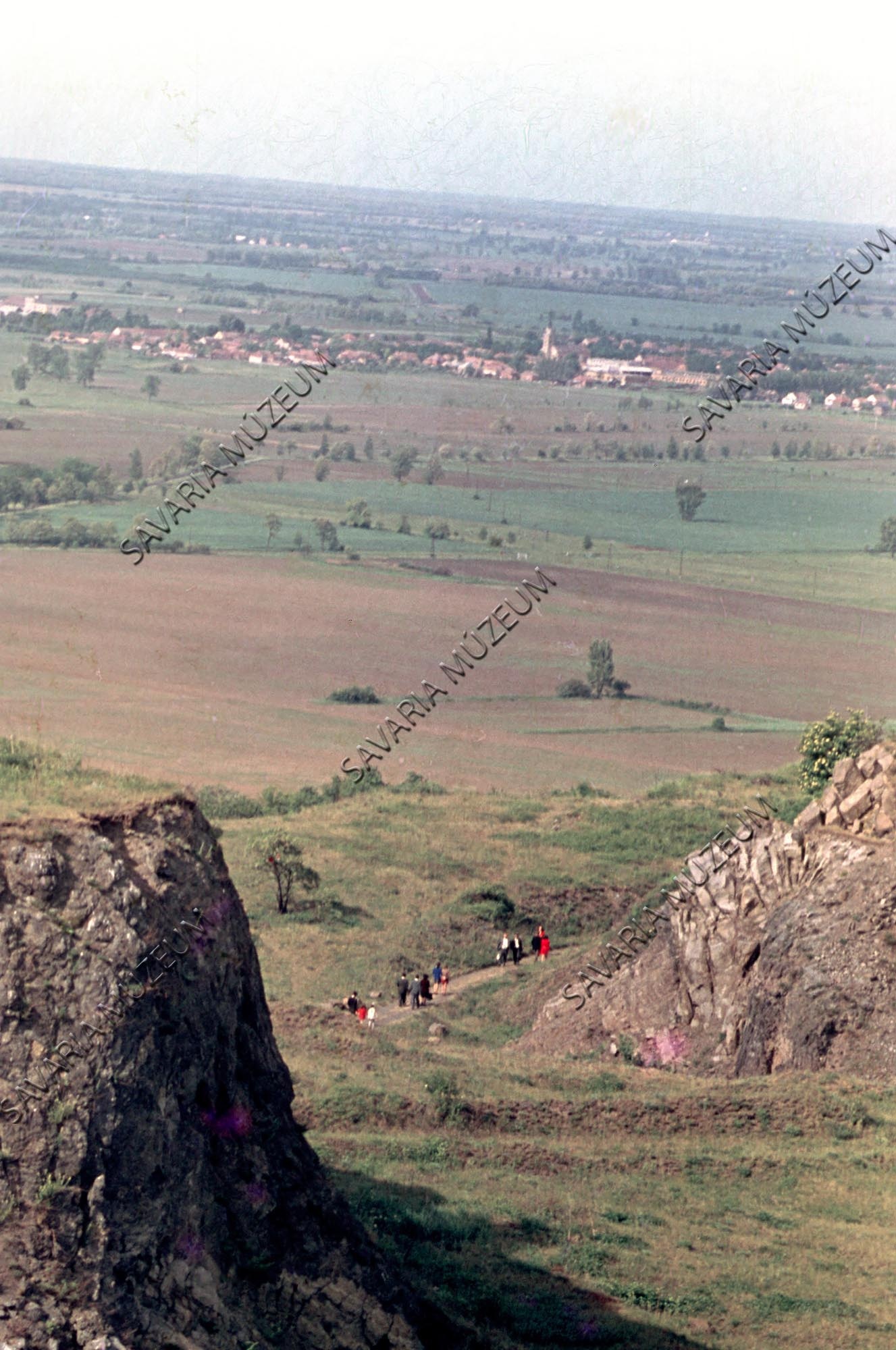 Látkép a hegyről (Savaria Megyei Hatókörű Városi Múzeum, Szombathely CC BY-NC-SA)