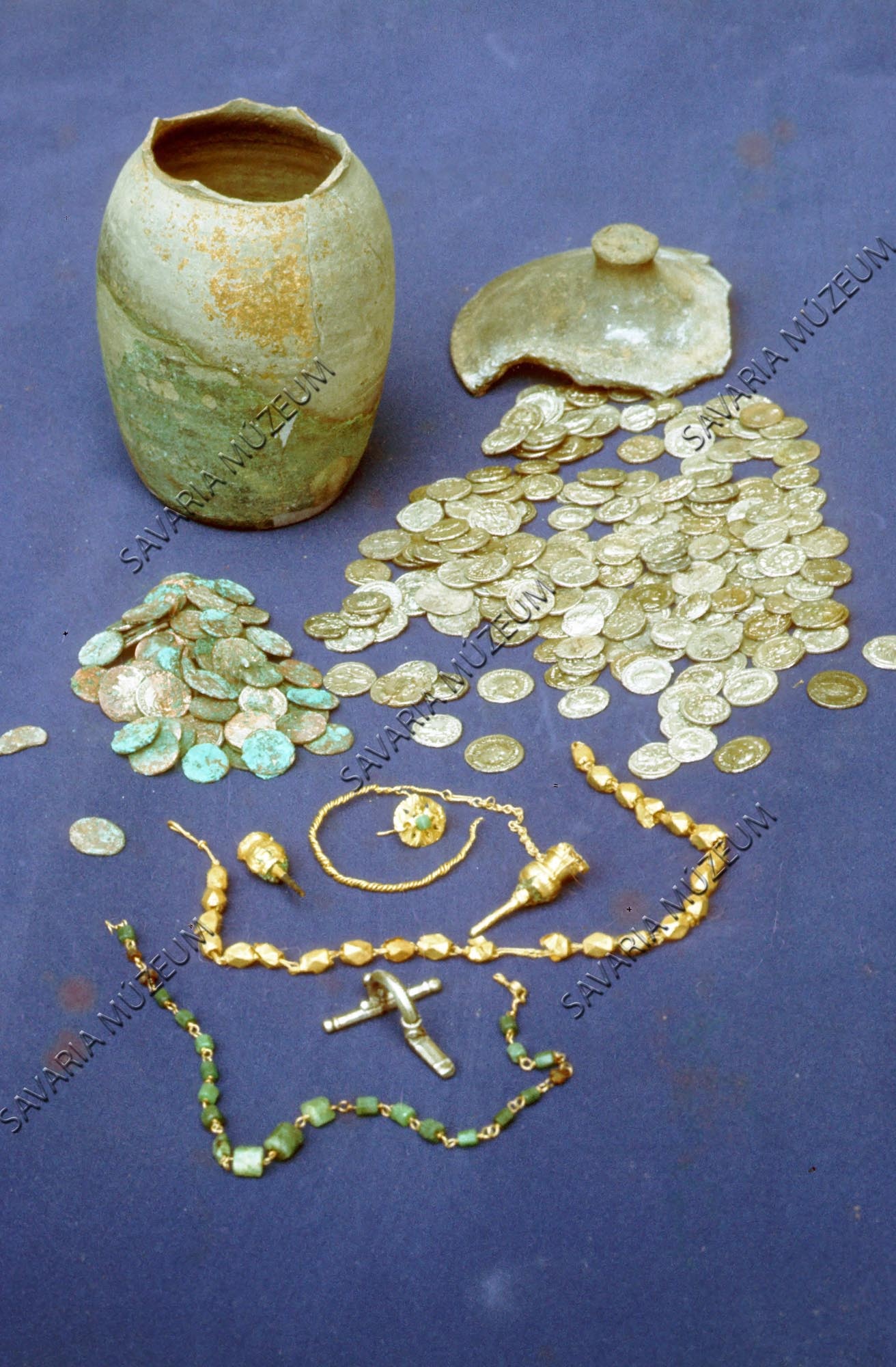 Római kori kincslelet (Savaria Megyei Hatókörű Városi Múzeum, Szombathely CC BY-NC-SA)