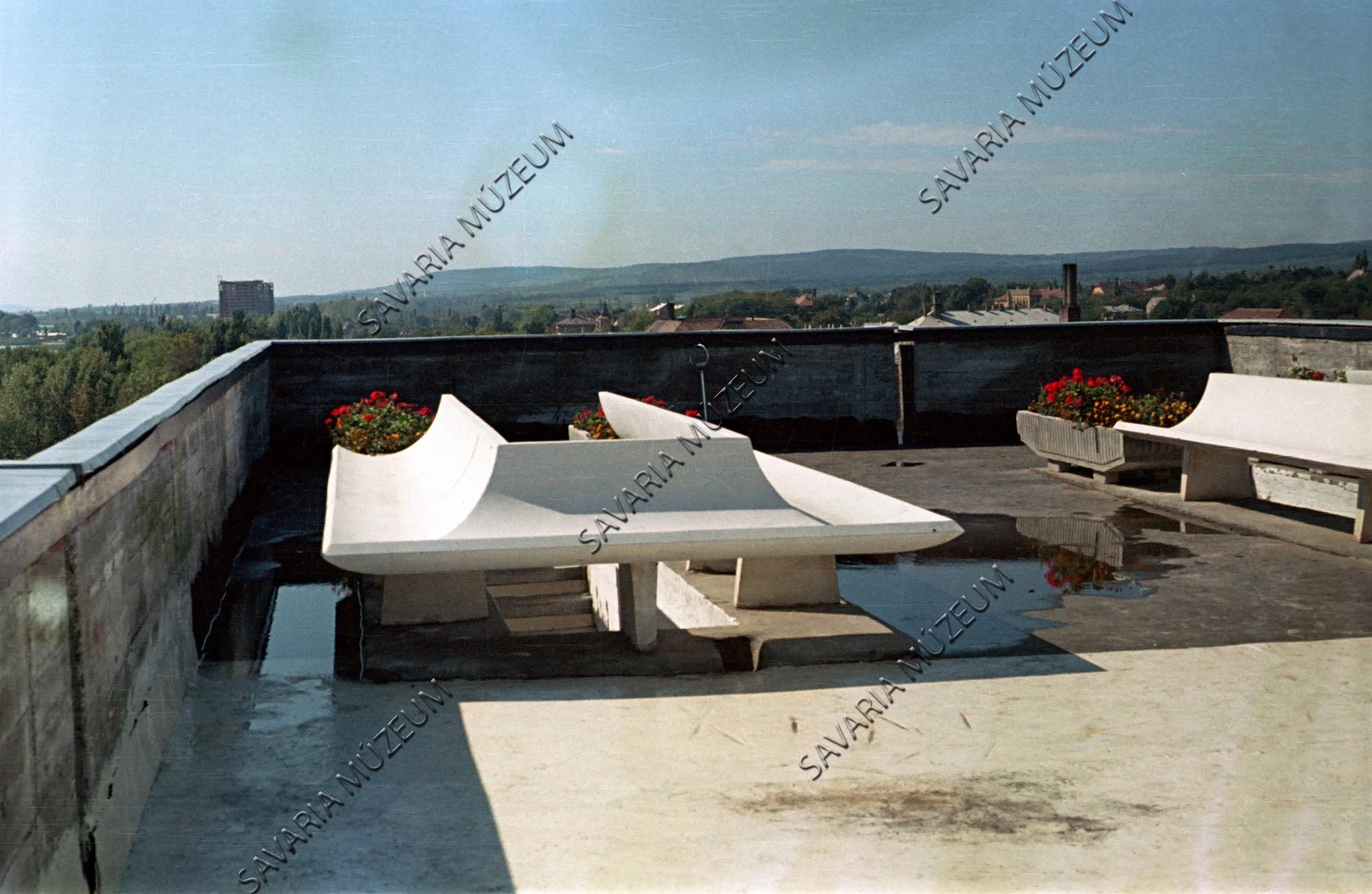 Kilátás a szálló tetejéről (Savaria Megyei Hatókörű Városi Múzeum, Szombathely CC BY-NC-SA)
