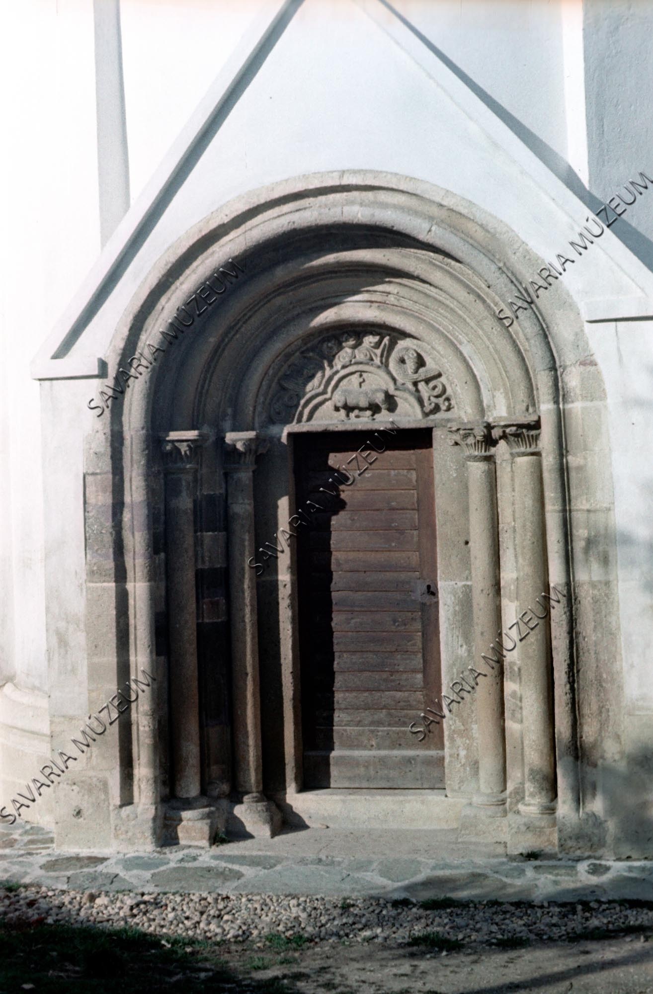 Kápolna kapuzata (Savaria Megyei Hatókörű Városi Múzeum, Szombathely CC BY-NC-SA)
