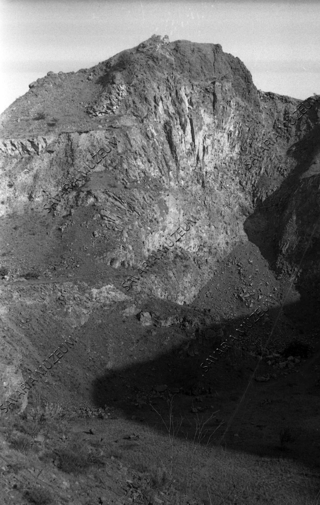 Kráter metszete (Savaria Megyei Hatókörű Városi Múzeum, Szombathely CC BY-NC-SA)