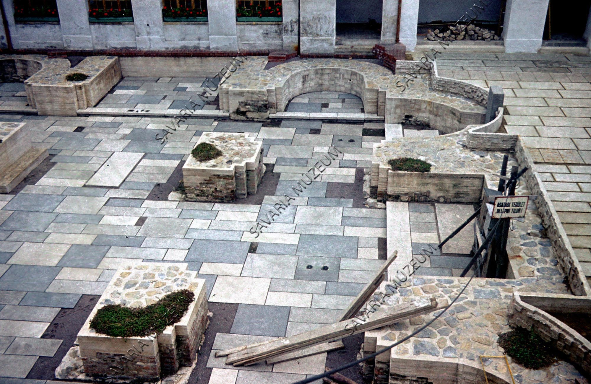 Árpád-kori templom romjai (Savaria Megyei Hatókörű Városi Múzeum, Szombathely CC BY-NC-SA)