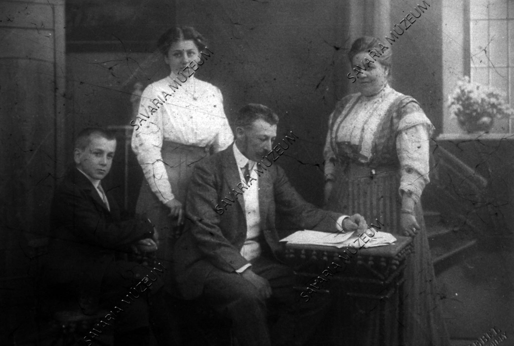 Chernel István családja (Savaria Megyei Hatókörű Városi Múzeum, Szombathely CC BY-NC-SA)