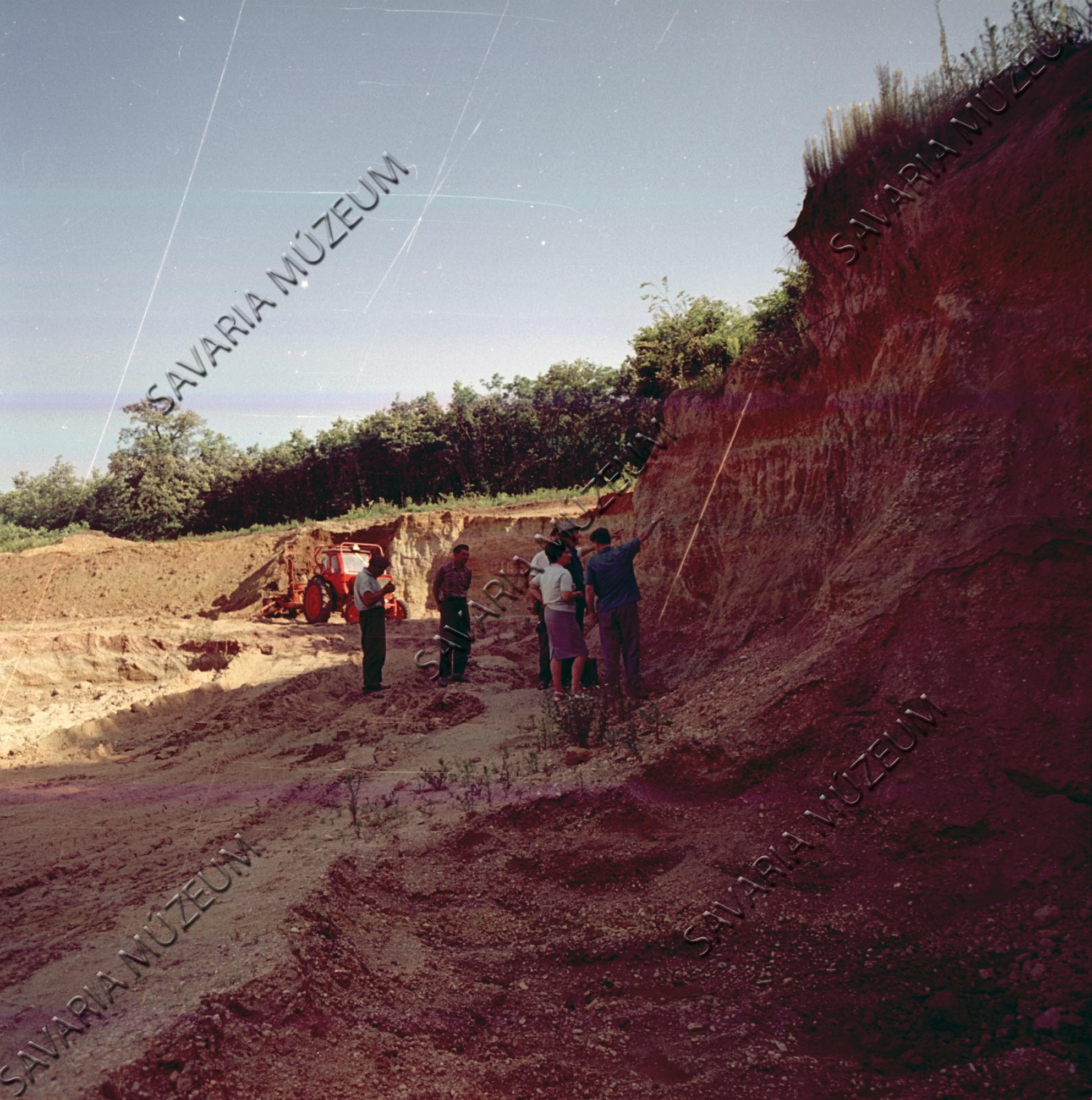 Kavicsbánya geográfusokkal (Savaria Megyei Hatókörű Városi Múzeum, Szombathely CC BY-NC-SA)