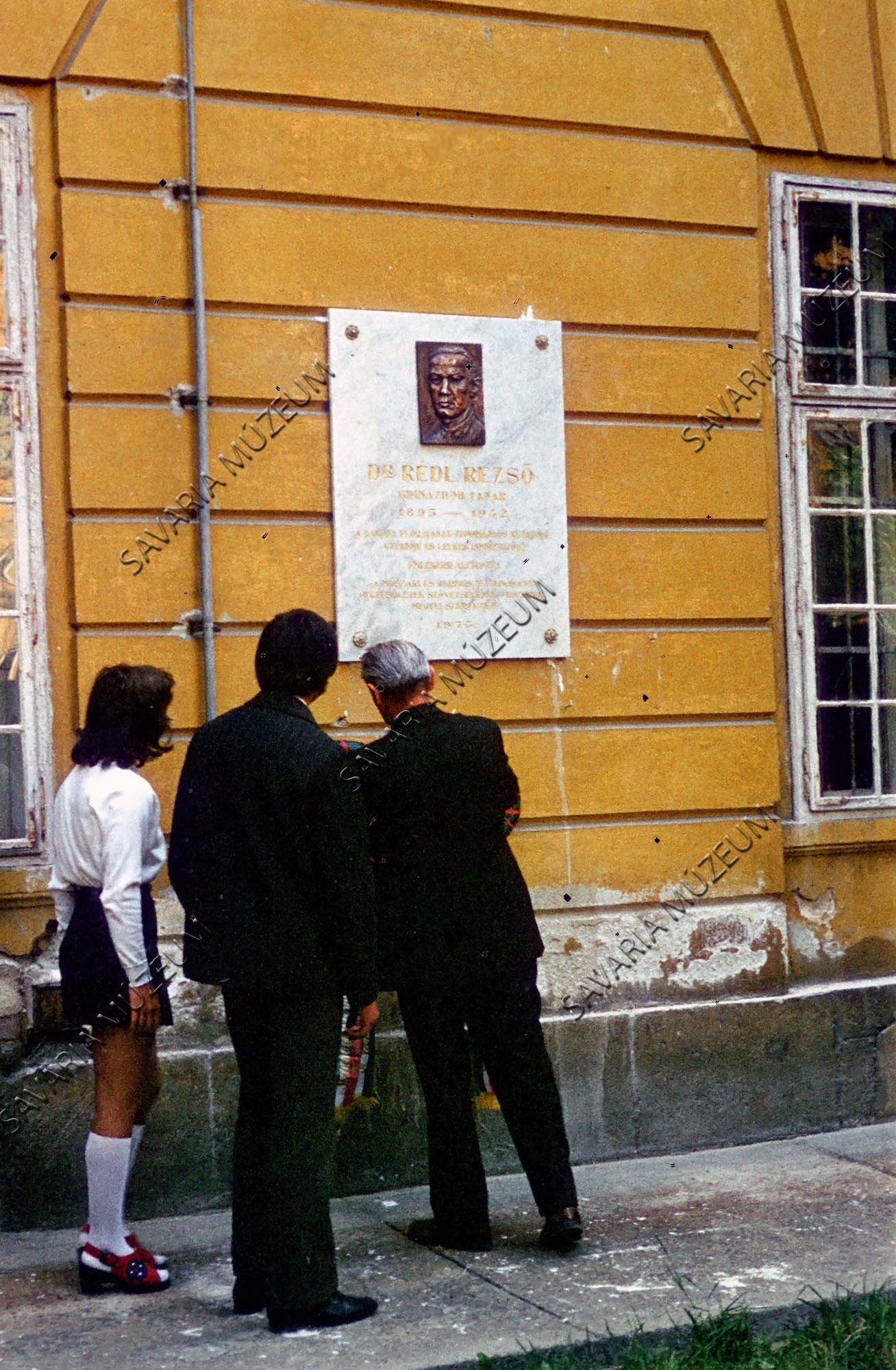 Rédl Rezső emléktáblájának koszorúzása (Savaria Megyei Hatókörű Városi Múzeum, Szombathely CC BY-NC-SA)