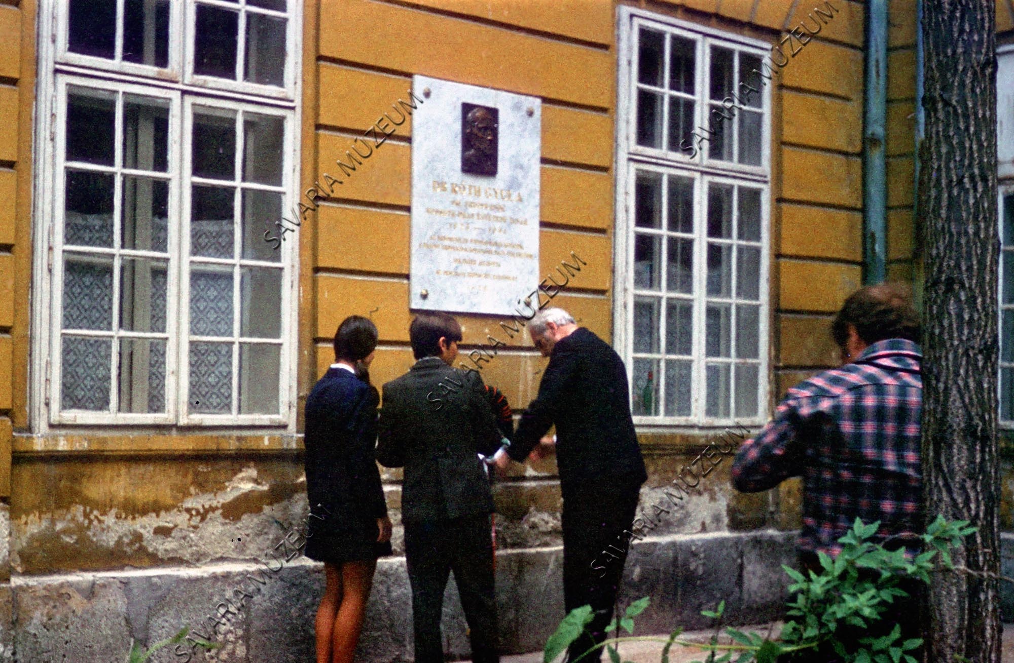 Róth Gyula emléktáblájának leleplezése (Savaria Megyei Hatókörű Városi Múzeum, Szombathely CC BY-NC-SA)