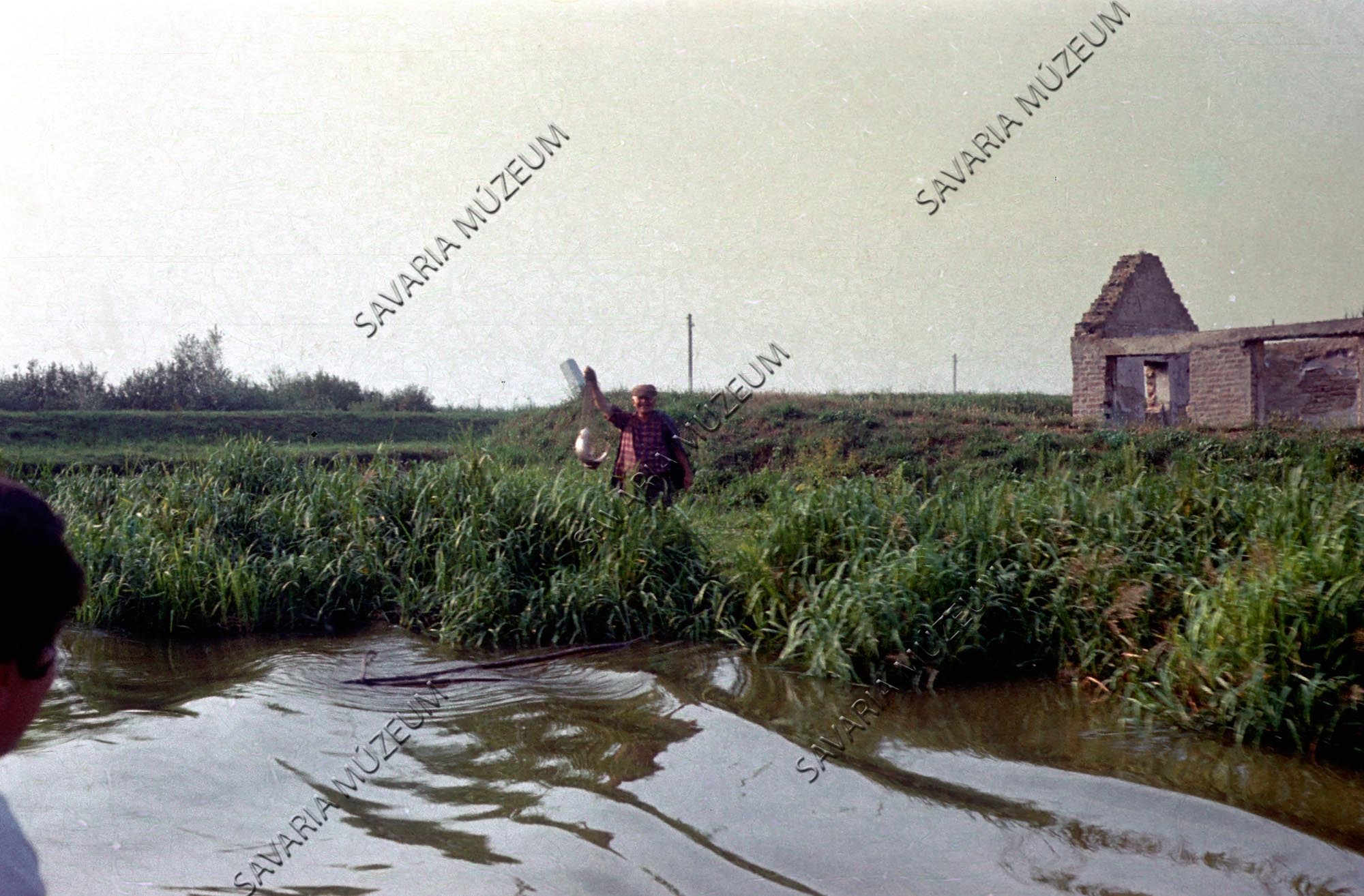 Horgász a Zalán (Savaria Megyei Hatókörű Városi Múzeum, Szombathely CC BY-NC-SA)