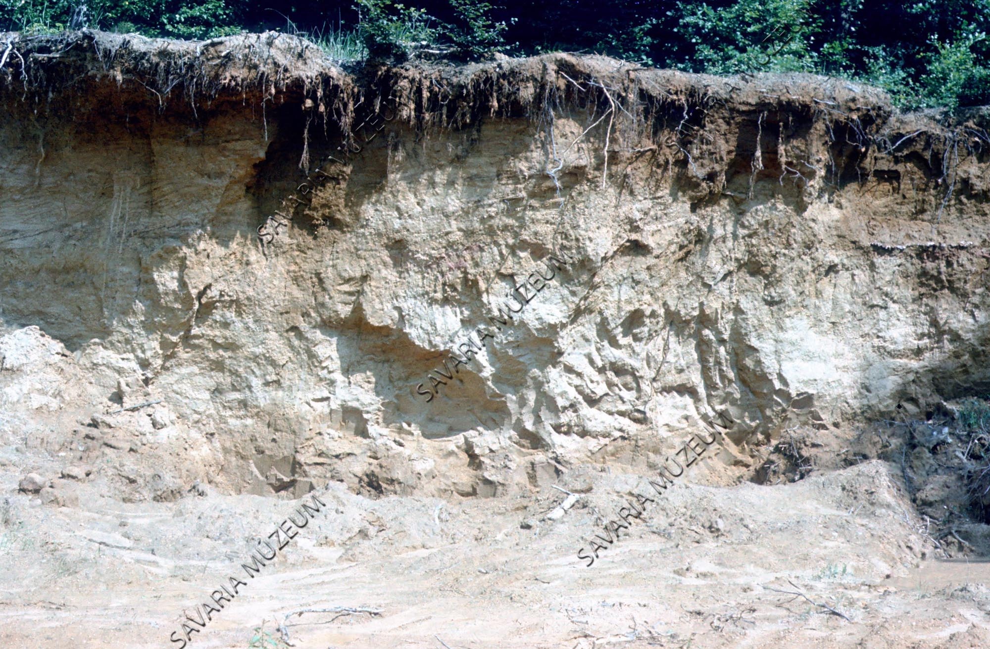 Homokbánya az út mentén (Savaria Megyei Hatókörű Városi Múzeum, Szombathely CC BY-NC-SA)
