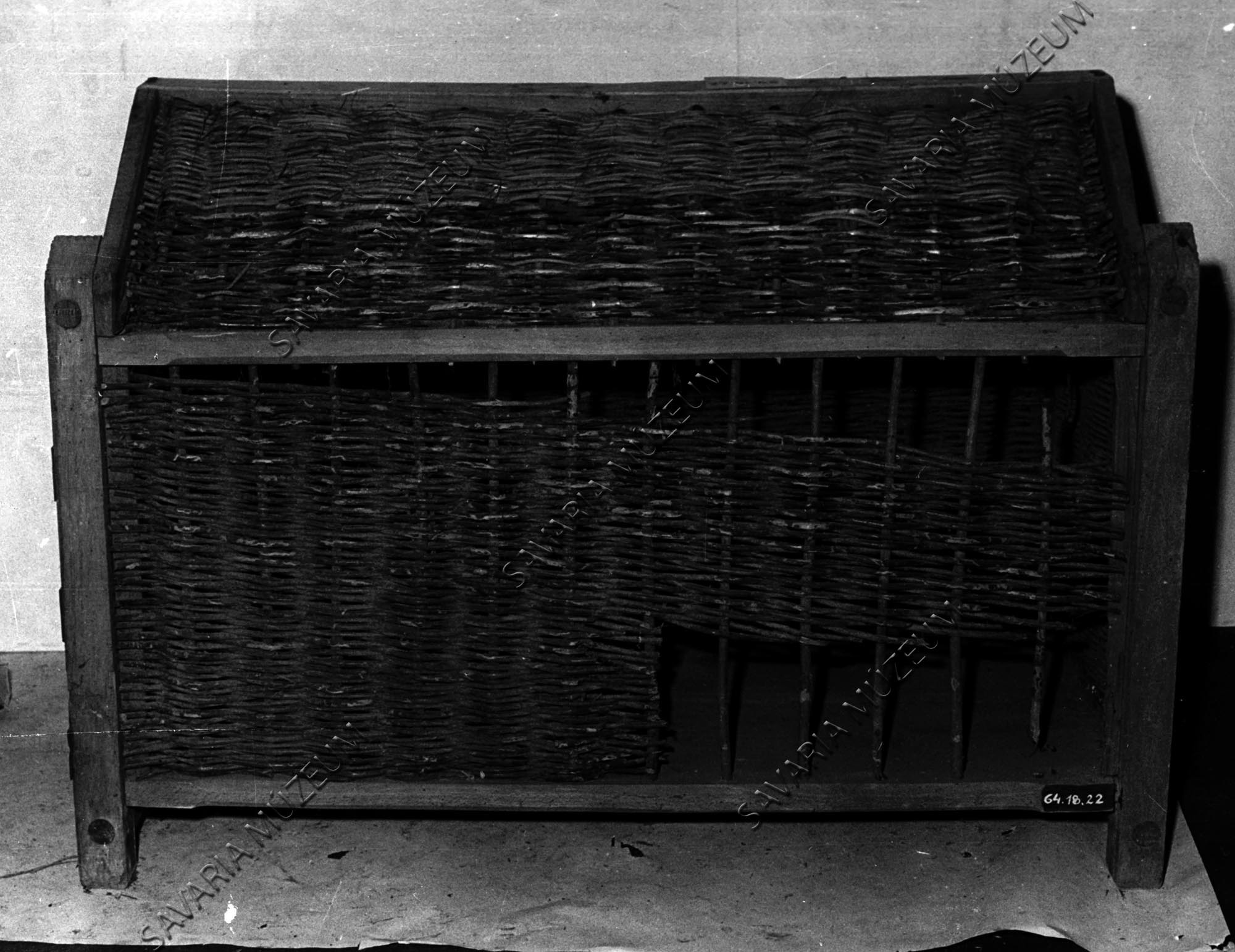 Füstölthústartó (Savaria Megyei Hatókörű Városi Múzeum, Szombathely CC BY-NC-SA)