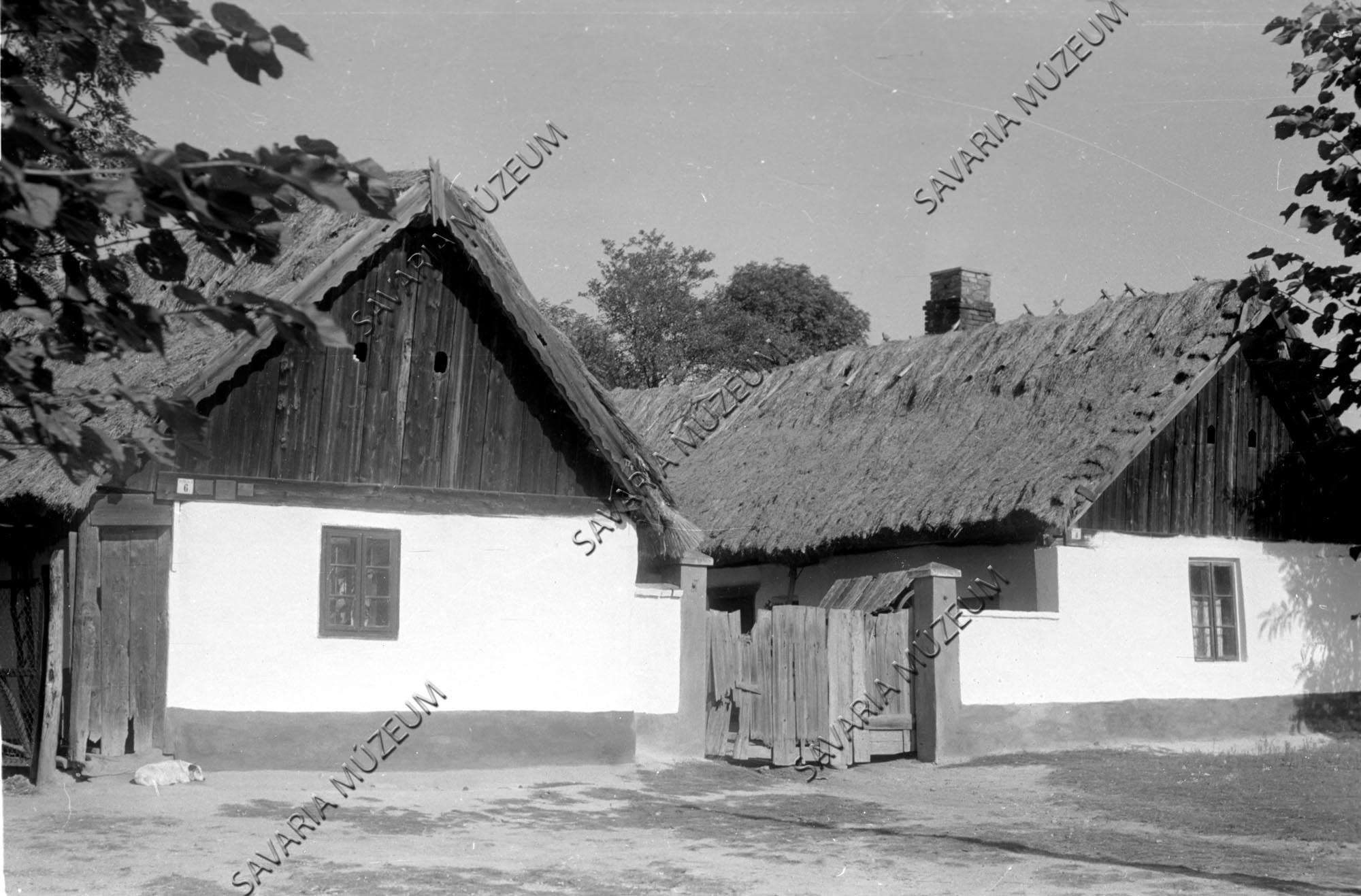 Házak (Savaria Megyei Hatókörű Városi Múzeum, Szombathely CC BY-NC-SA)