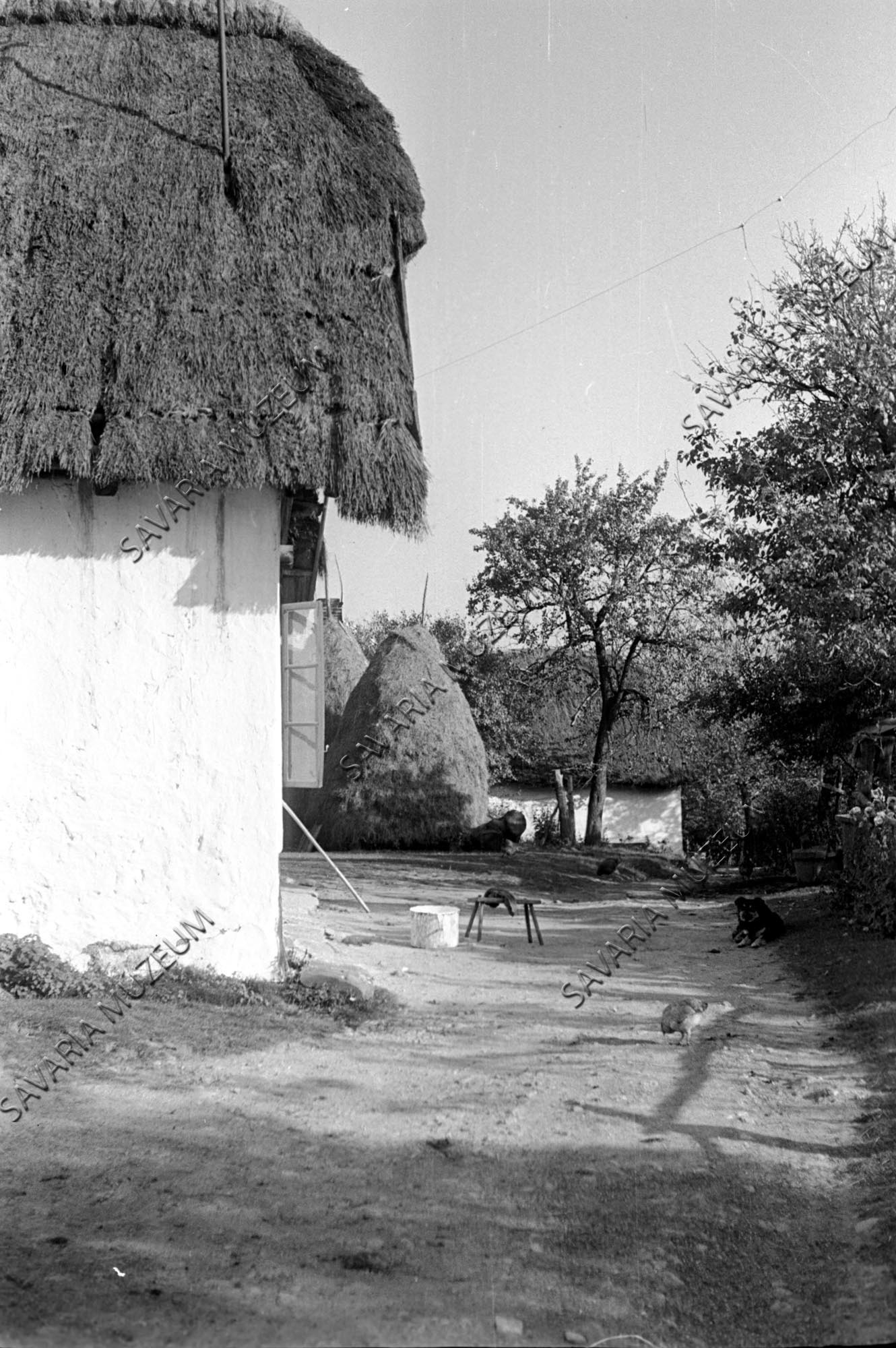 Házak és kazal (Savaria Megyei Hatókörű Városi Múzeum, Szombathely CC BY-NC-SA)