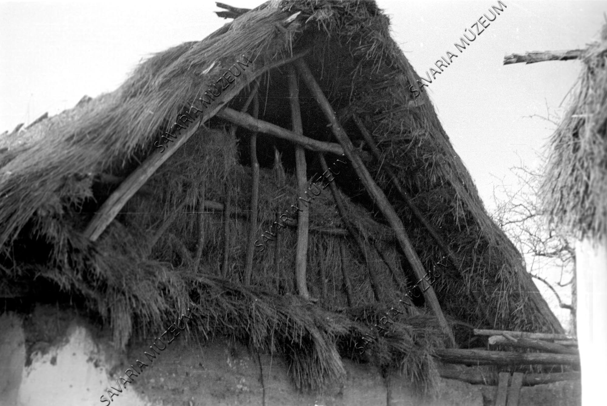 Ház tetőszerkezete (Savaria Megyei Hatókörű Városi Múzeum, Szombathely CC BY-NC-SA)