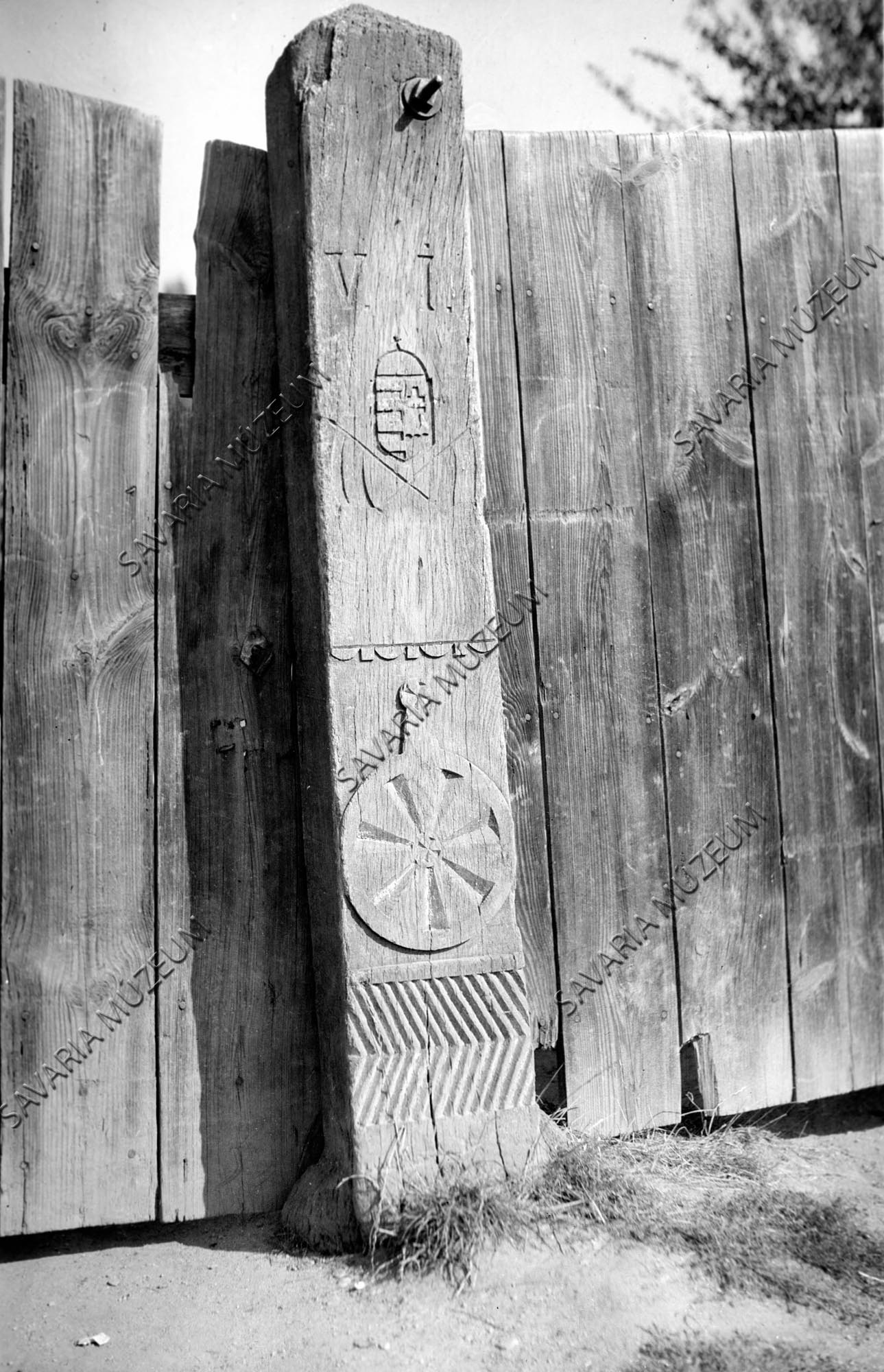 Faragott kapufa (Savaria Megyei Hatókörű Városi Múzeum, Szombathely CC BY-NC-SA)