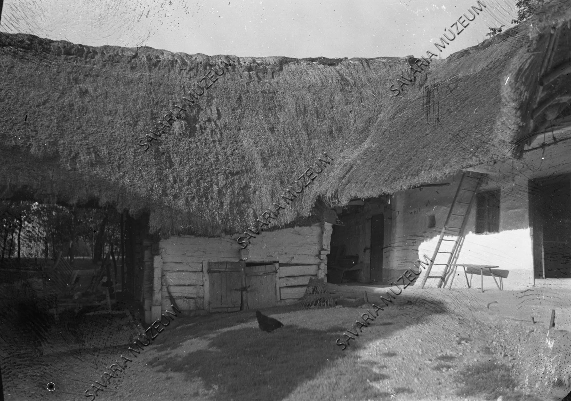 Kerített ház udvara (Savaria Megyei Hatókörű Városi Múzeum, Szombathely CC BY-NC-SA)