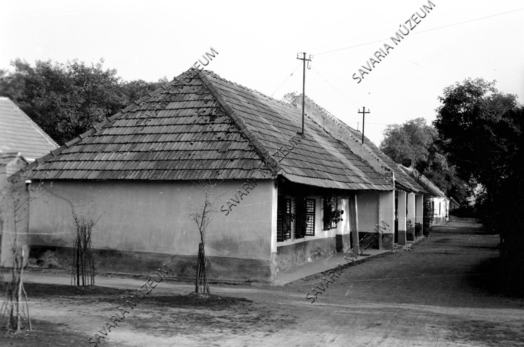 Házak egy udvarban (Savaria Megyei Hatókörű Városi Múzeum, Szombathely CC BY-NC-SA)