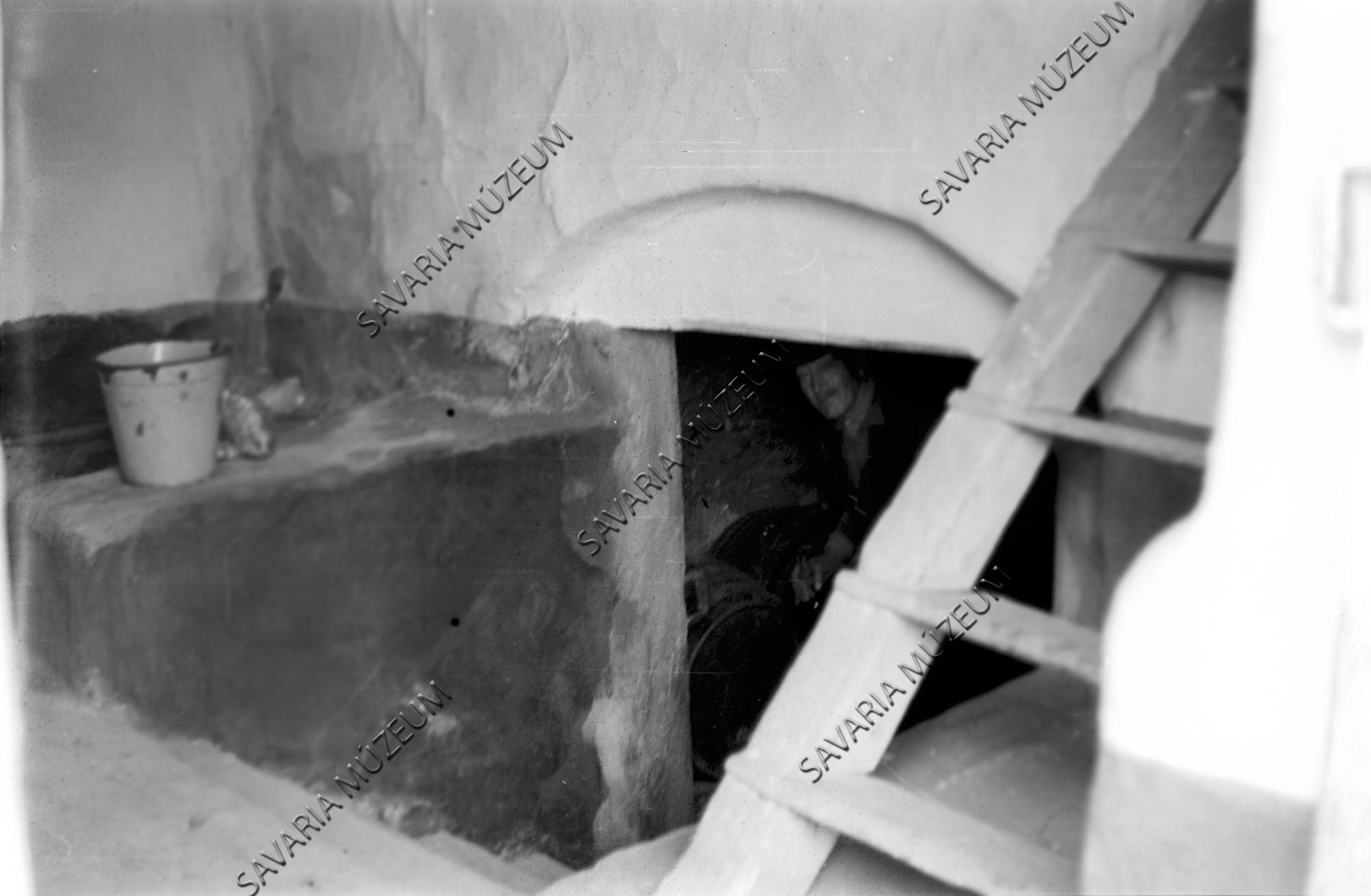 Présház belseje a pincelejárattal (Savaria Megyei Hatókörű Városi Múzeum, Szombathely CC BY-NC-SA)