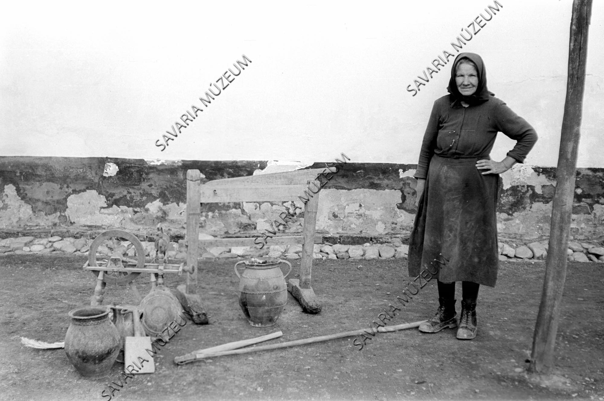 Fazék, kancsó, mosólapicka, csép, rokka és tiló (Savaria Megyei Hatókörű Városi Múzeum, Szombathely CC BY-NC-SA)