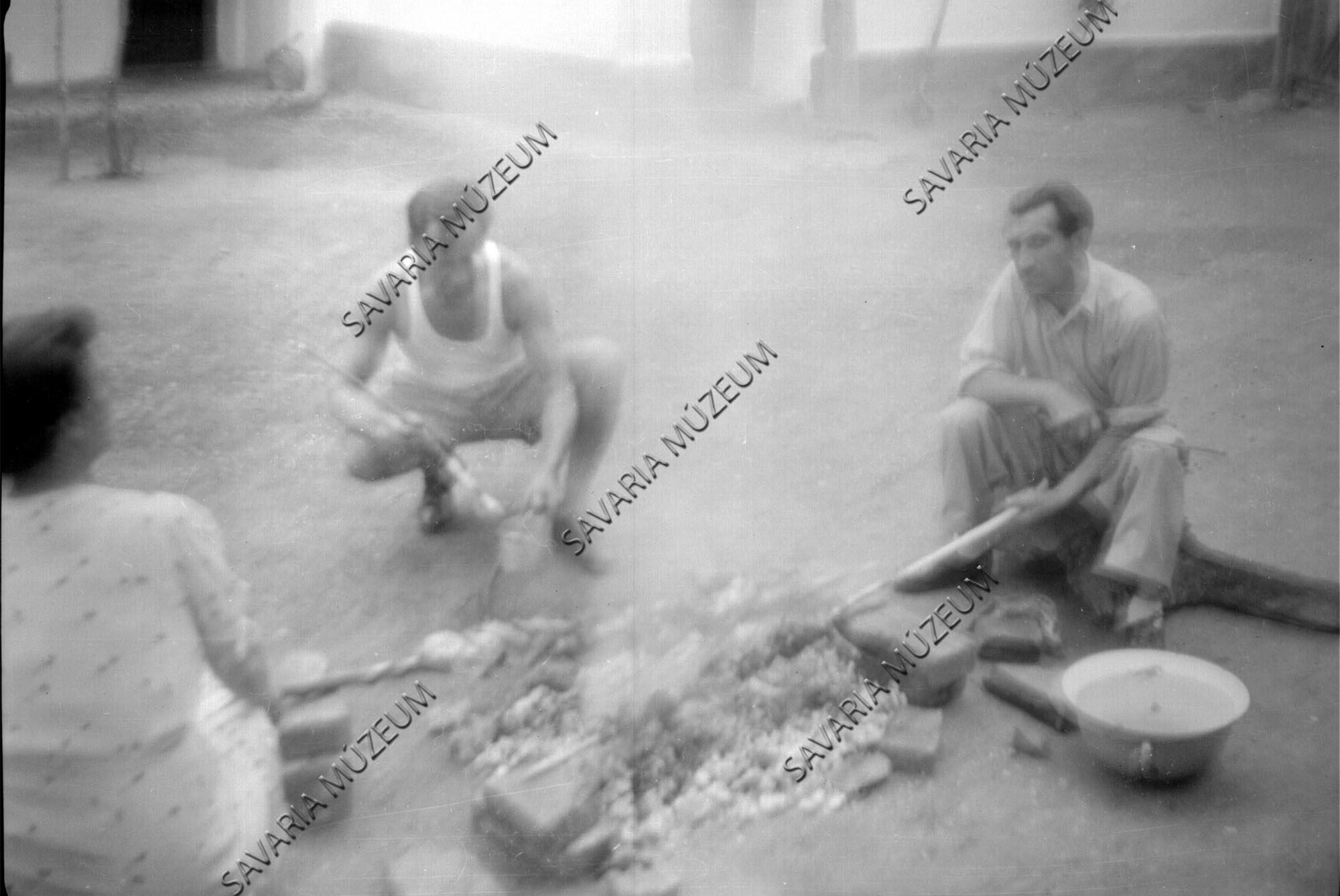 Hússütés nyárson (Savaria Megyei Hatókörű Városi Múzeum, Szombathely CC BY-NC-SA)