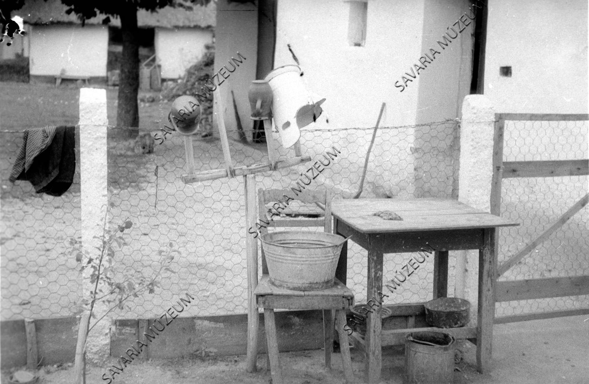 Tejesfazék- szárogató és szék (Savaria Megyei Hatókörű Városi Múzeum, Szombathely CC BY-NC-SA)