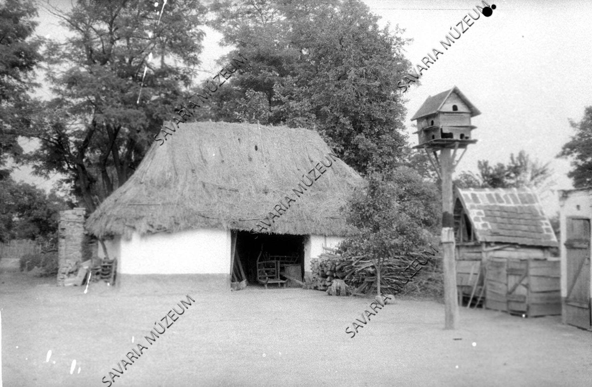Pajta, galambduc és ólak (Savaria Megyei Hatókörű Városi Múzeum, Szombathely CC BY-NC-SA)