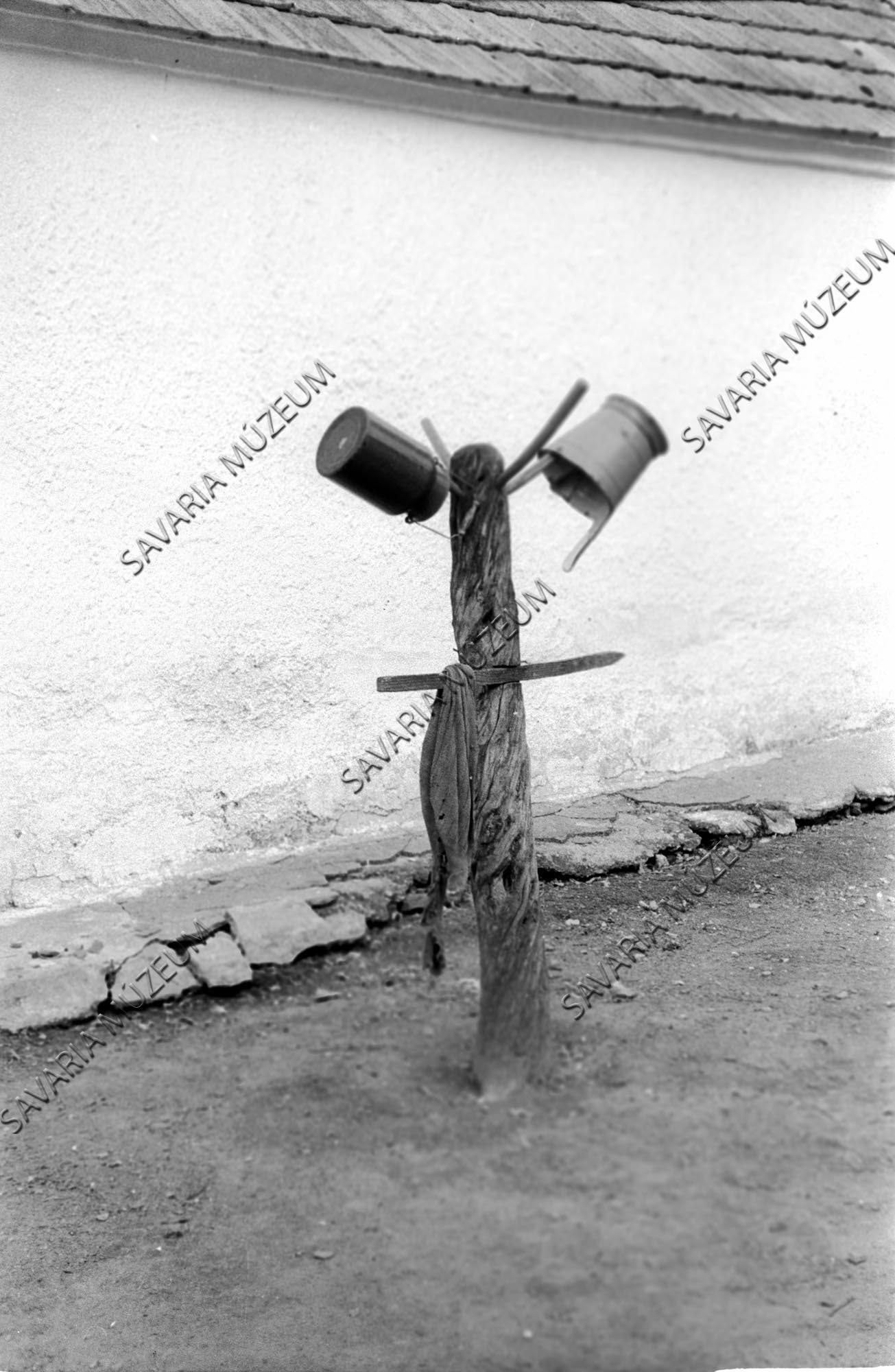 Köcsögtartó (Savaria Megyei Hatókörű Városi Múzeum, Szombathely CC BY-NC-SA)
