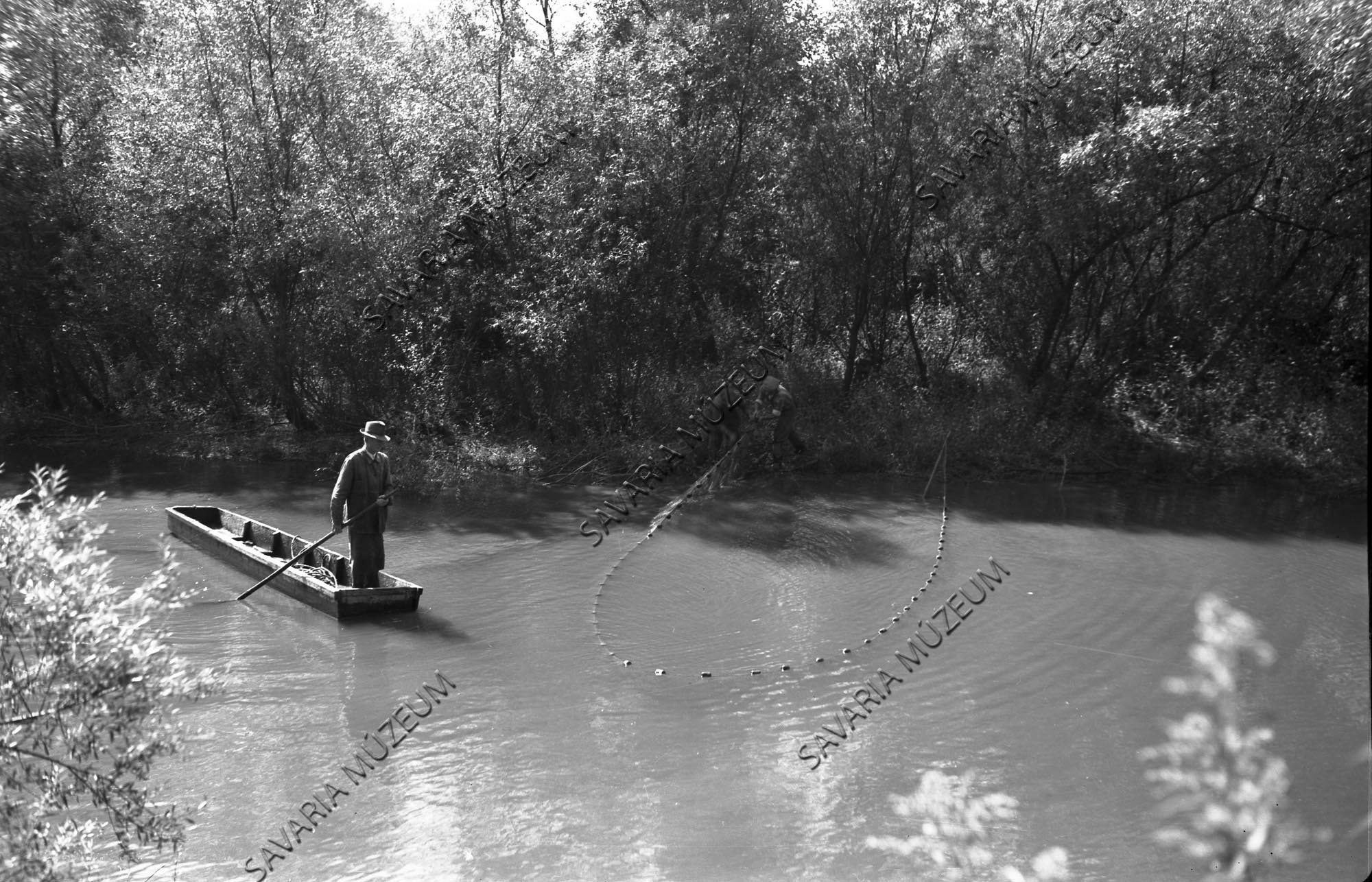 Halászat húzóhálóval (Savaria Megyei Hatókörű Városi Múzeum, Szombathely CC BY-NC-SA)