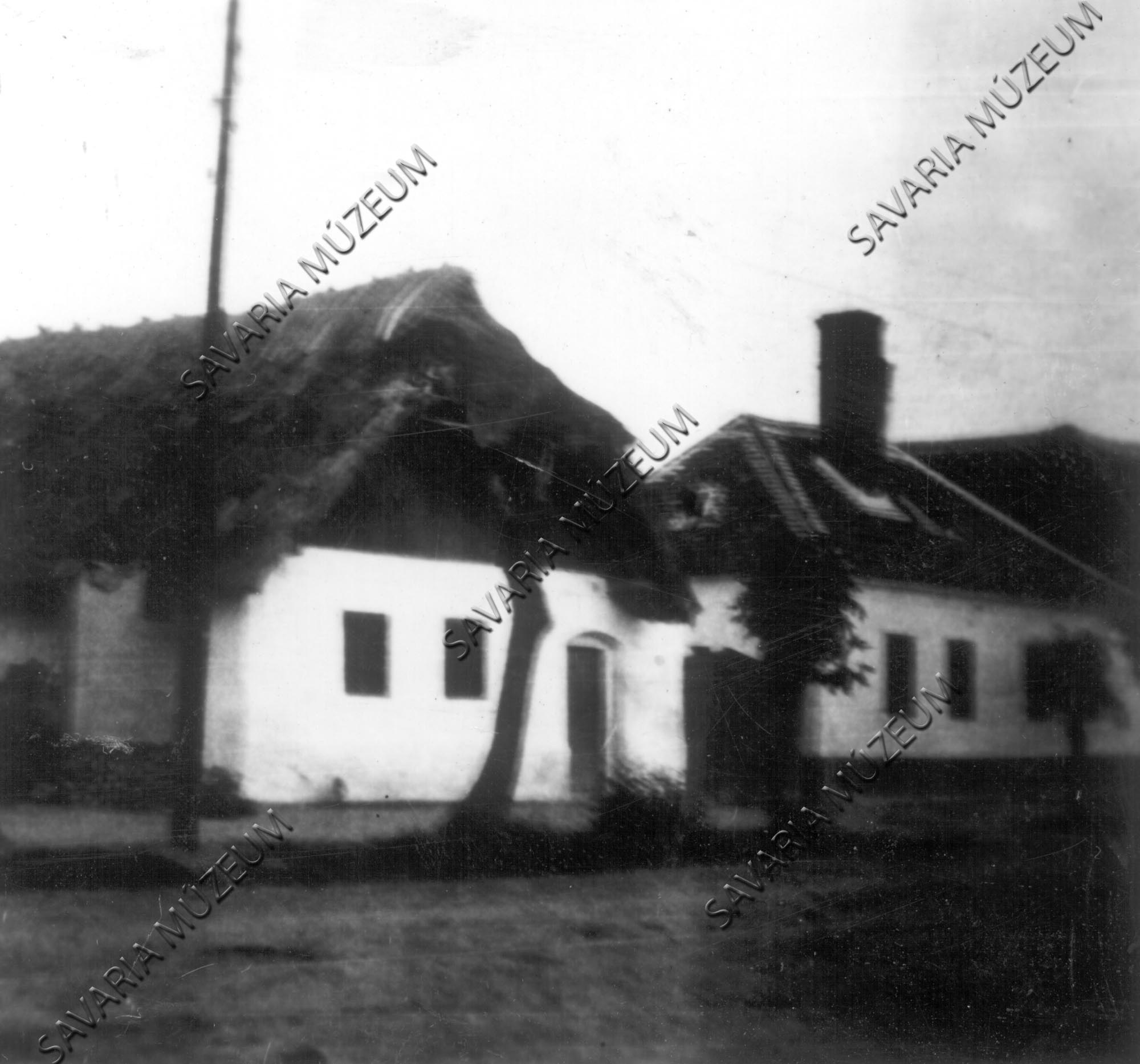 Zsúptetős ház eleje (Savaria Megyei Hatókörű Városi Múzeum, Szombathely CC BY-NC-SA)