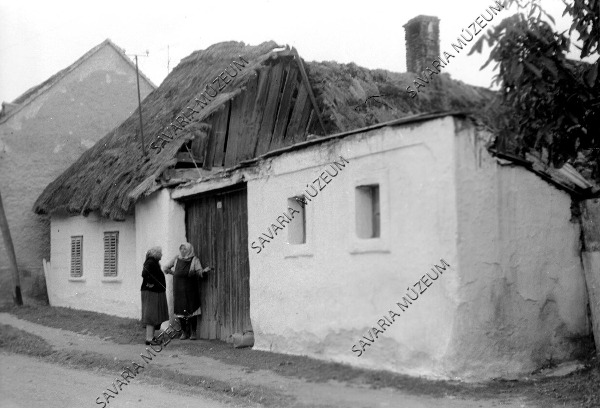 Félig lebontott ház (Savaria Megyei Hatókörű Városi Múzeum, Szombathely CC BY-NC-SA)