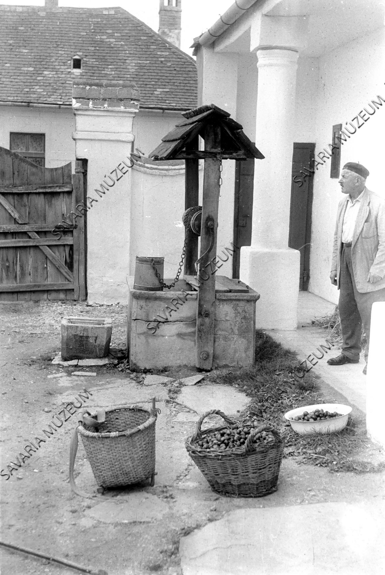 Kút, hátaskosár és kosár (Savaria Megyei Hatókörű Városi Múzeum, Szombathely CC BY-NC-SA)