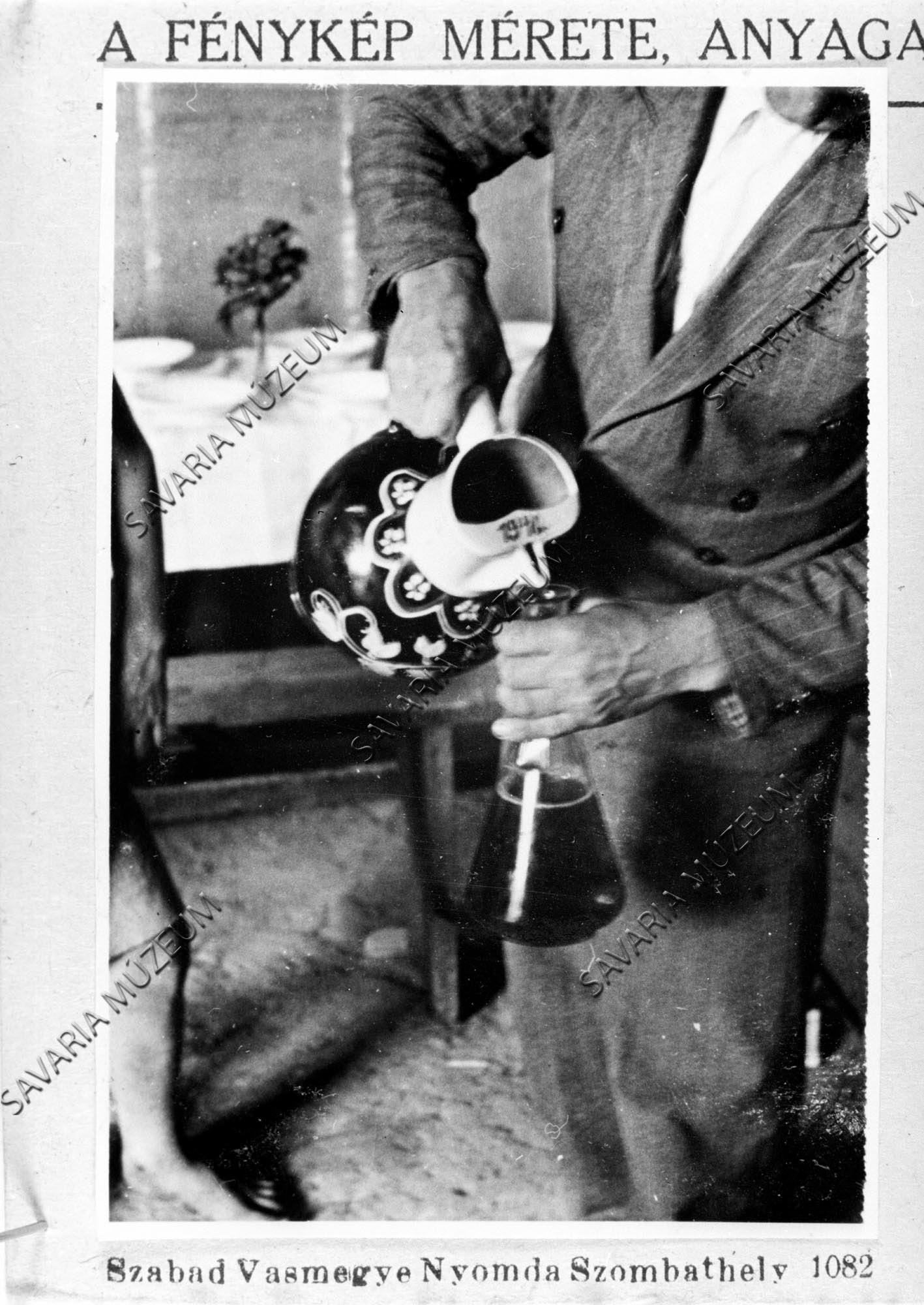 Bortöltés a cserépkorsóból (Savaria Megyei Hatókörű Városi Múzeum, Szombathely CC BY-NC-SA)