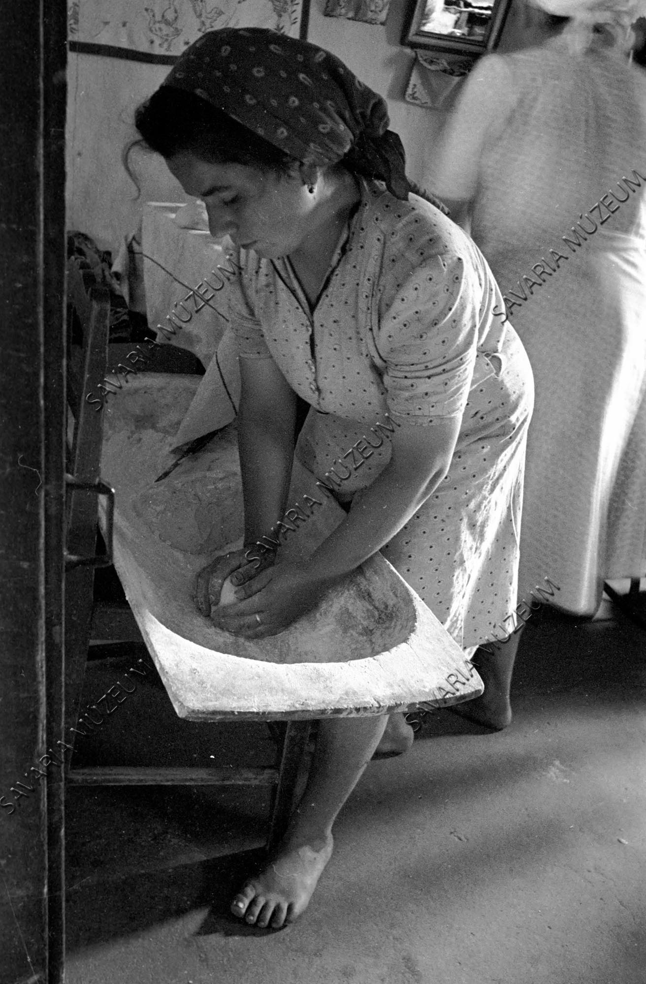 Tésztagyúrás (elvi) (Savaria Megyei Hatókörű Városi Múzeum, Szombathely CC BY-NC-SA)