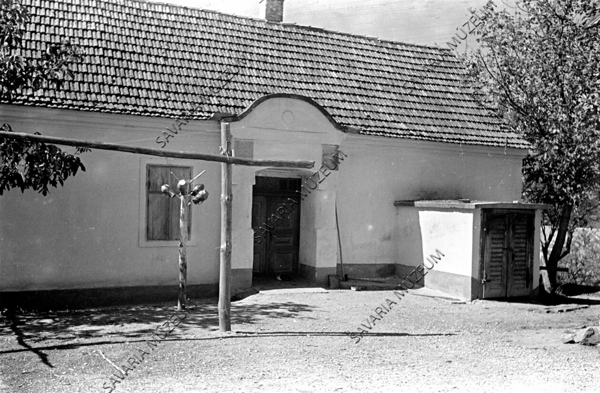Cserepes ház bejárata (Savaria Megyei Hatókörű Városi Múzeum, Szombathely CC BY-NC-SA)