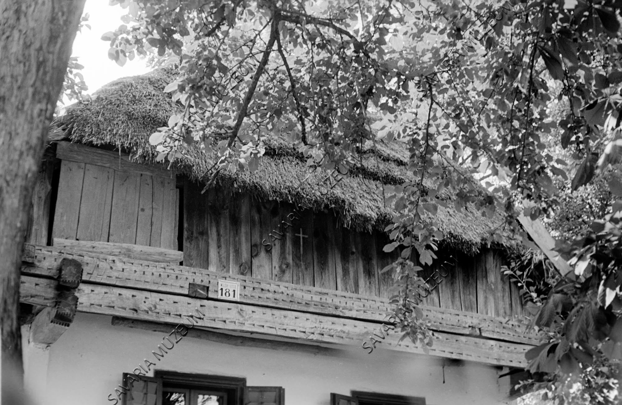 Zsuppos ház homlokzata (Fő u.) (Savaria Megyei Hatókörű Városi Múzeum, Szombathely CC BY-NC-SA)