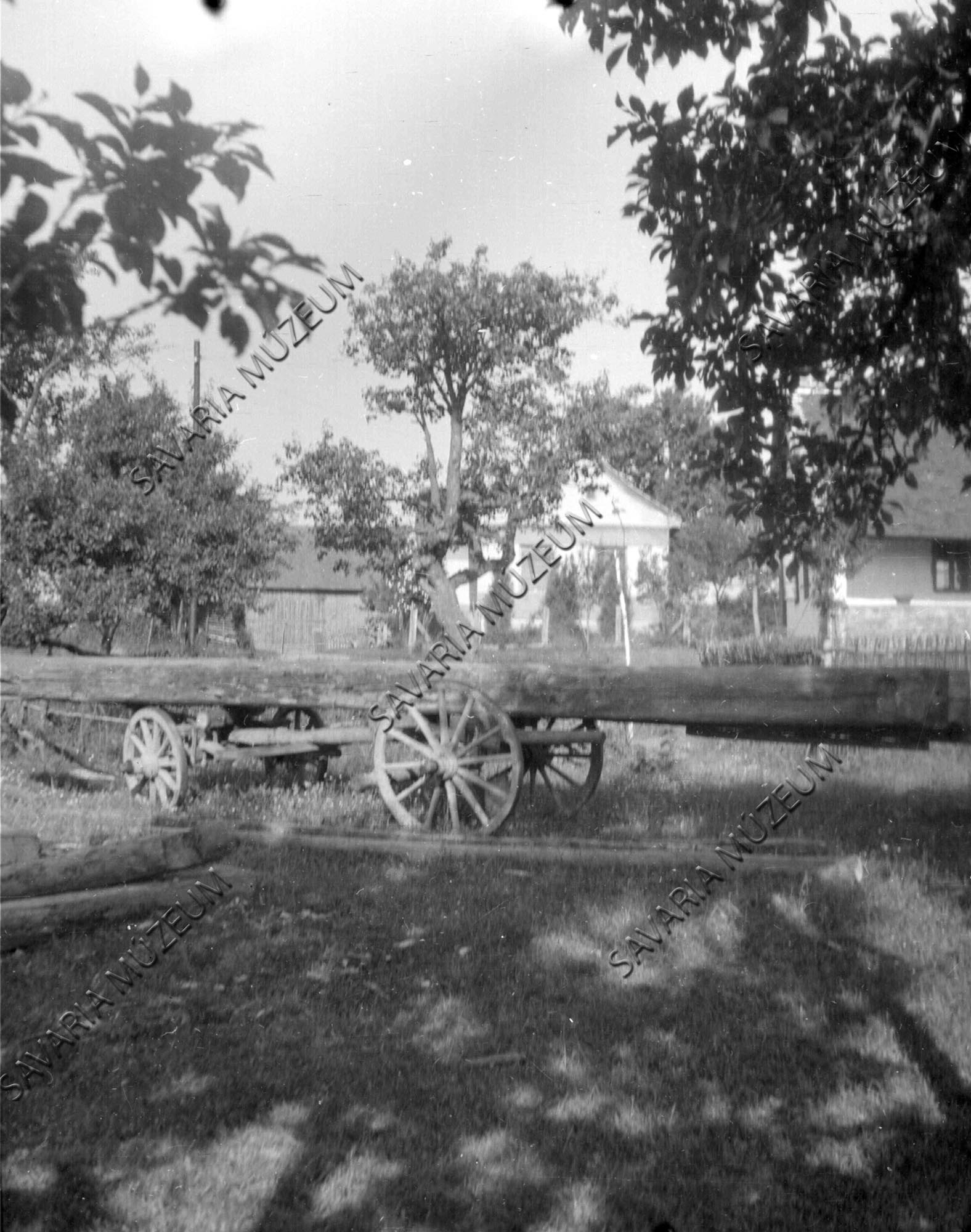 Gerenda szállítás kocsin (Savaria Megyei Hatókörű Városi Múzeum, Szombathely CC BY-NC-SA)